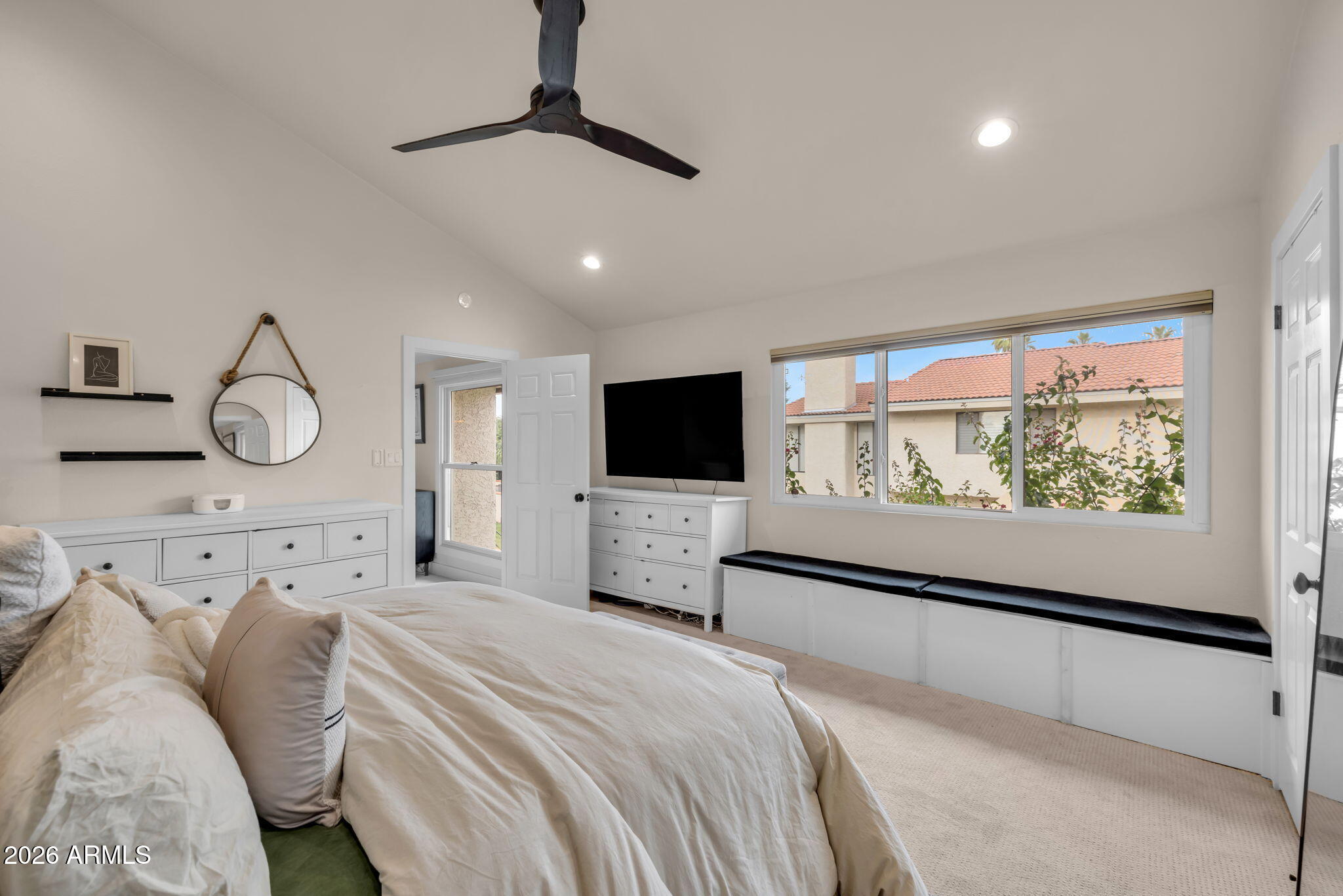 7609 N LYNN OAKS Drive