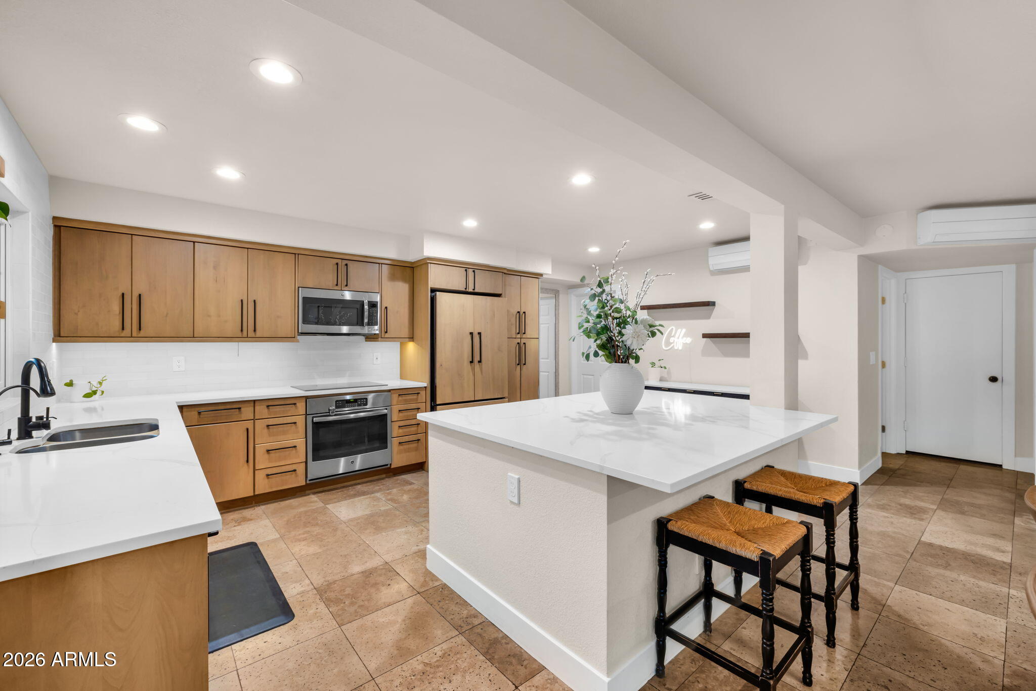 7609 N LYNN OAKS Drive