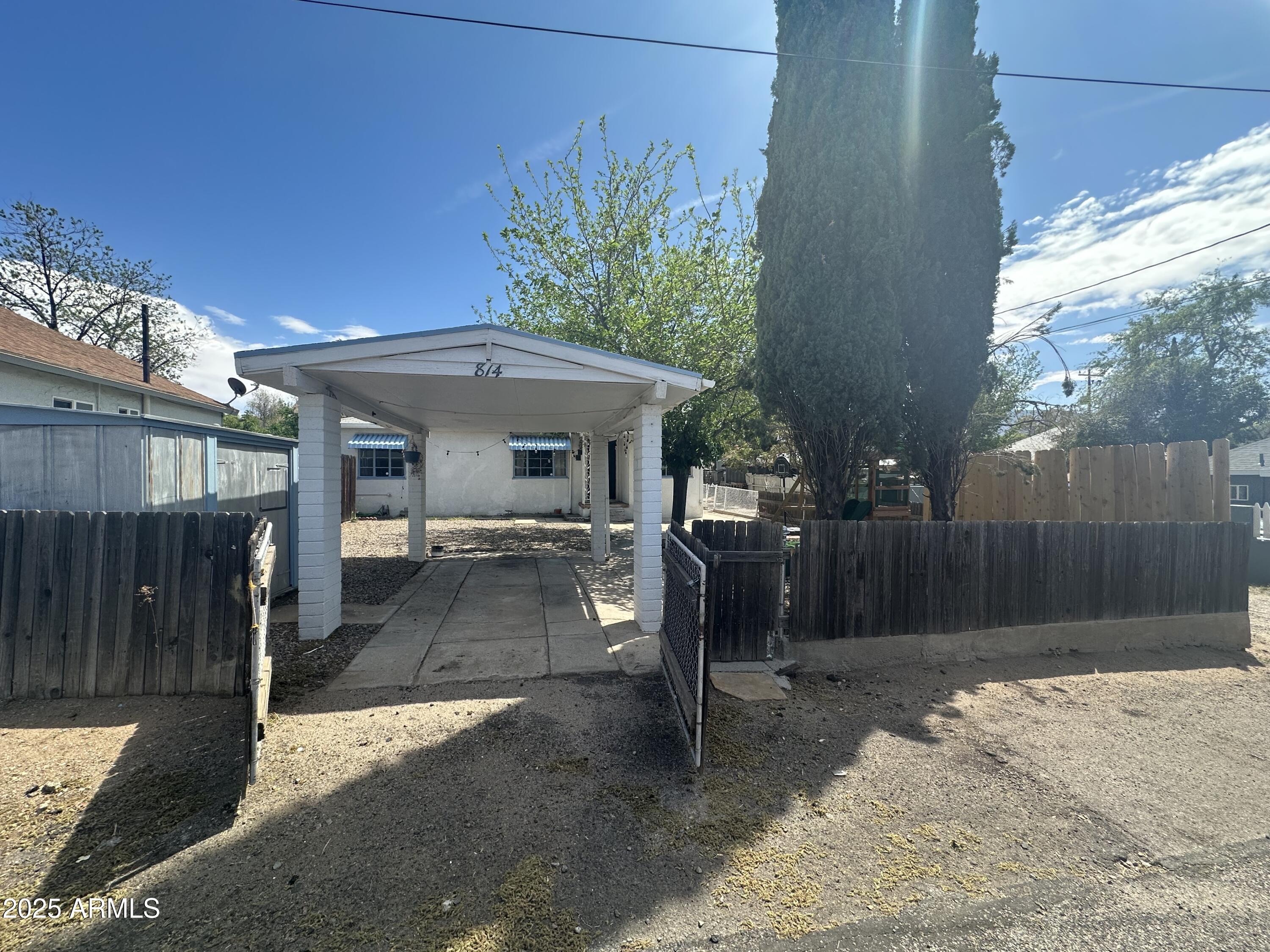 814 E Monroe Street