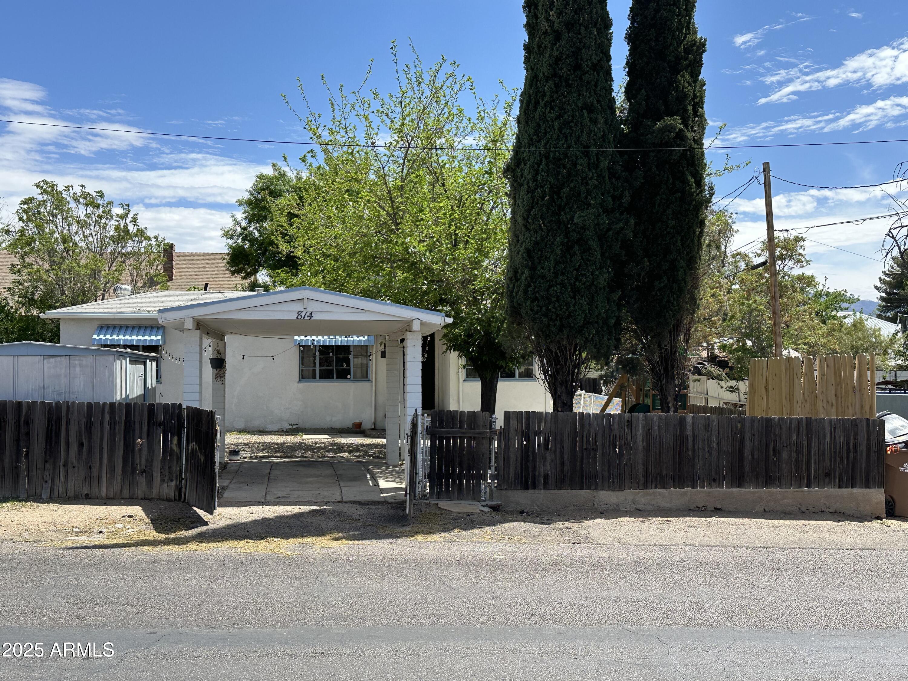 814 E Monroe Street