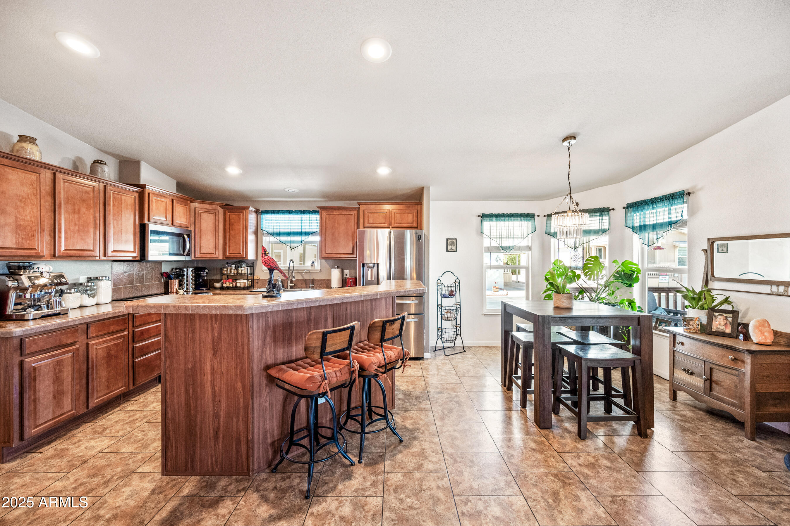 9333 E UNIVERSITY Drive 84