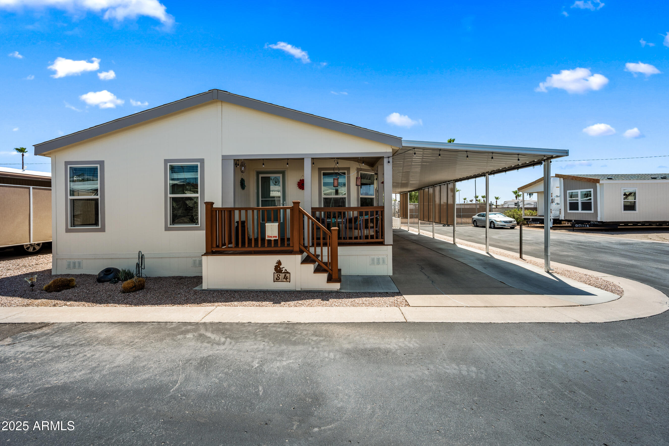 9333 E UNIVERSITY Drive 84