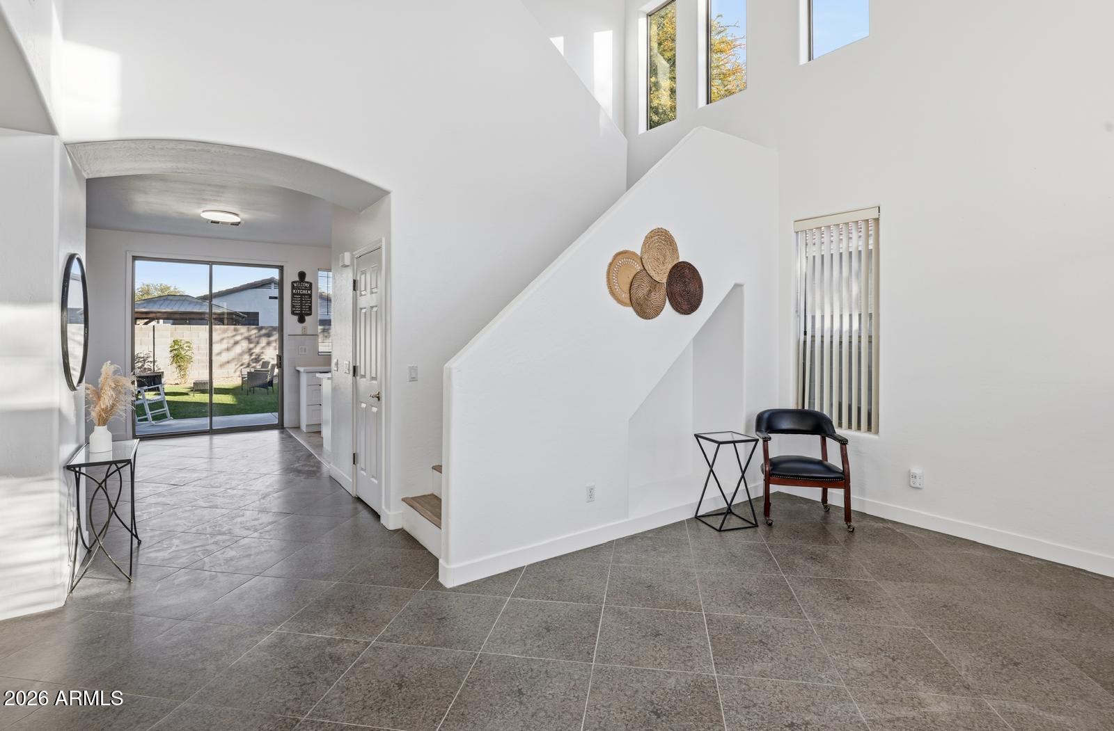 220 W BEECHNUT Place