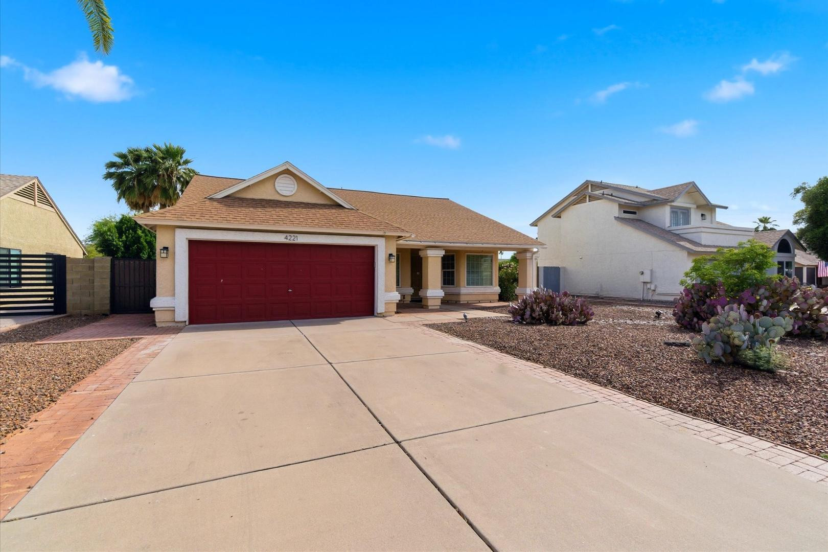 4221 E Everett Drive