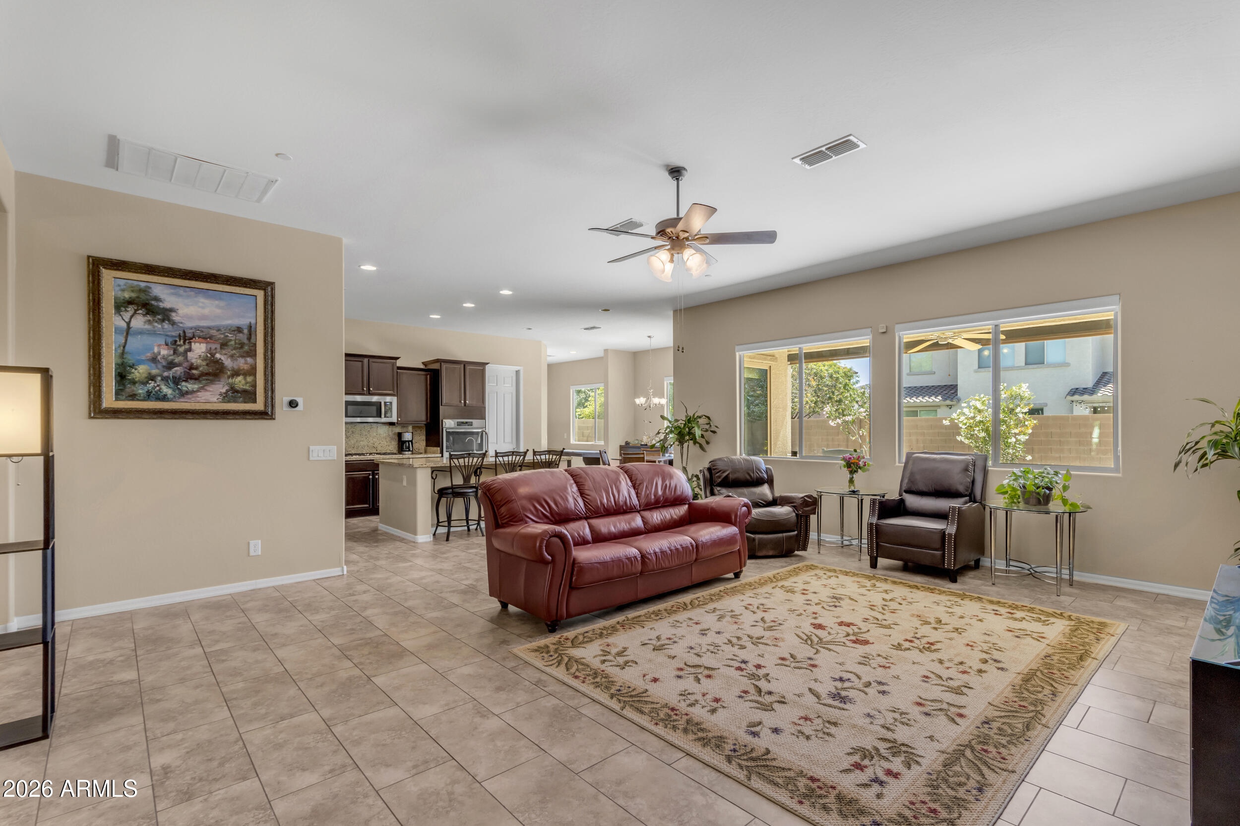 2827 E MUIRFIELD Street