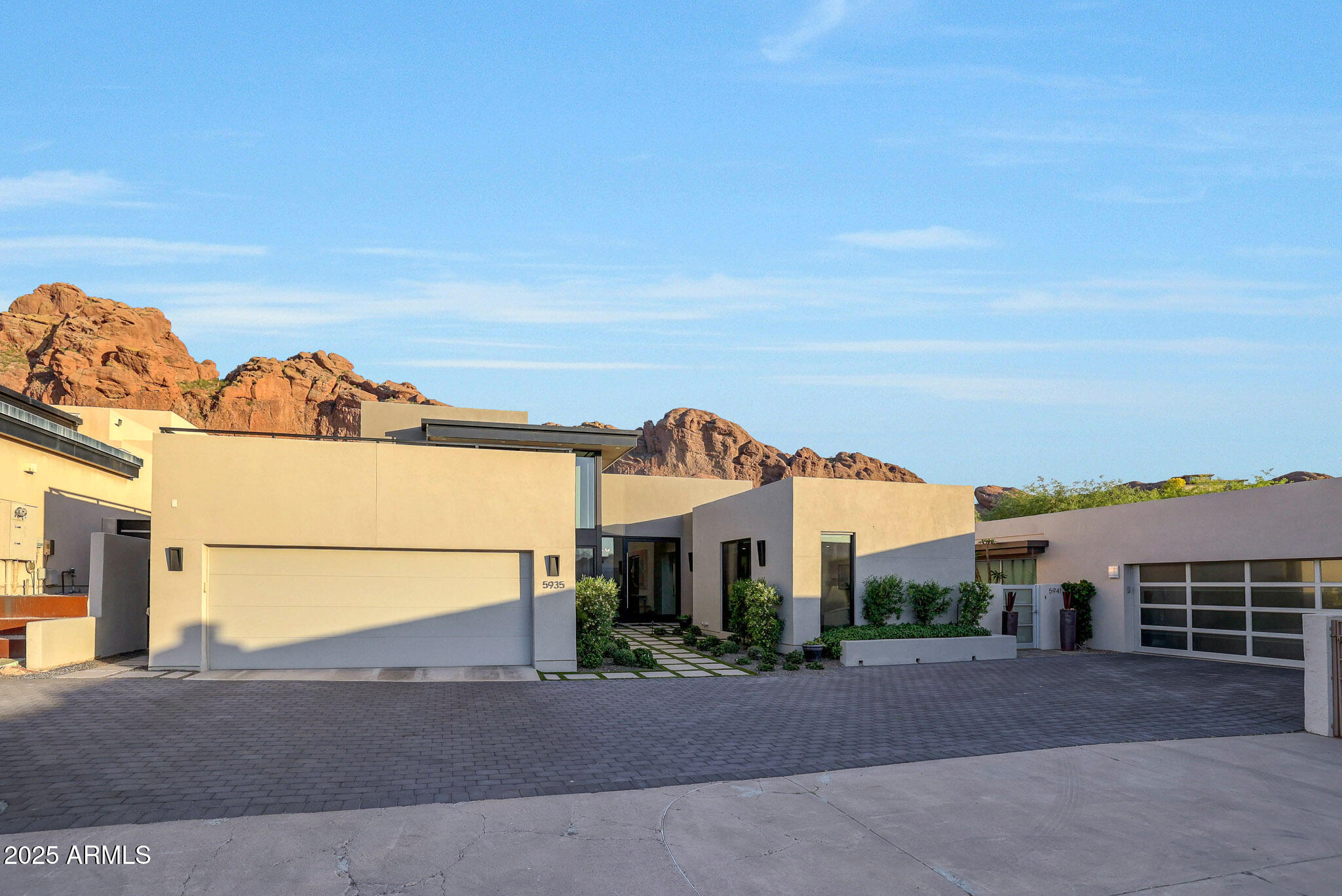 5935 N ECHO CANYON Lane