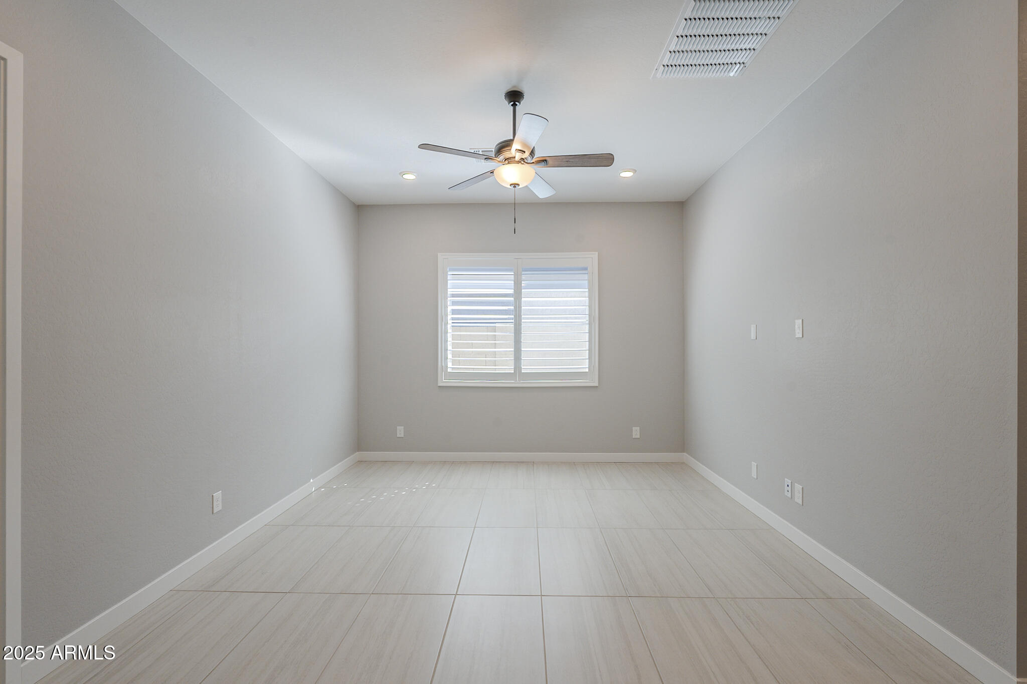 1320 E BEECHNUT Place