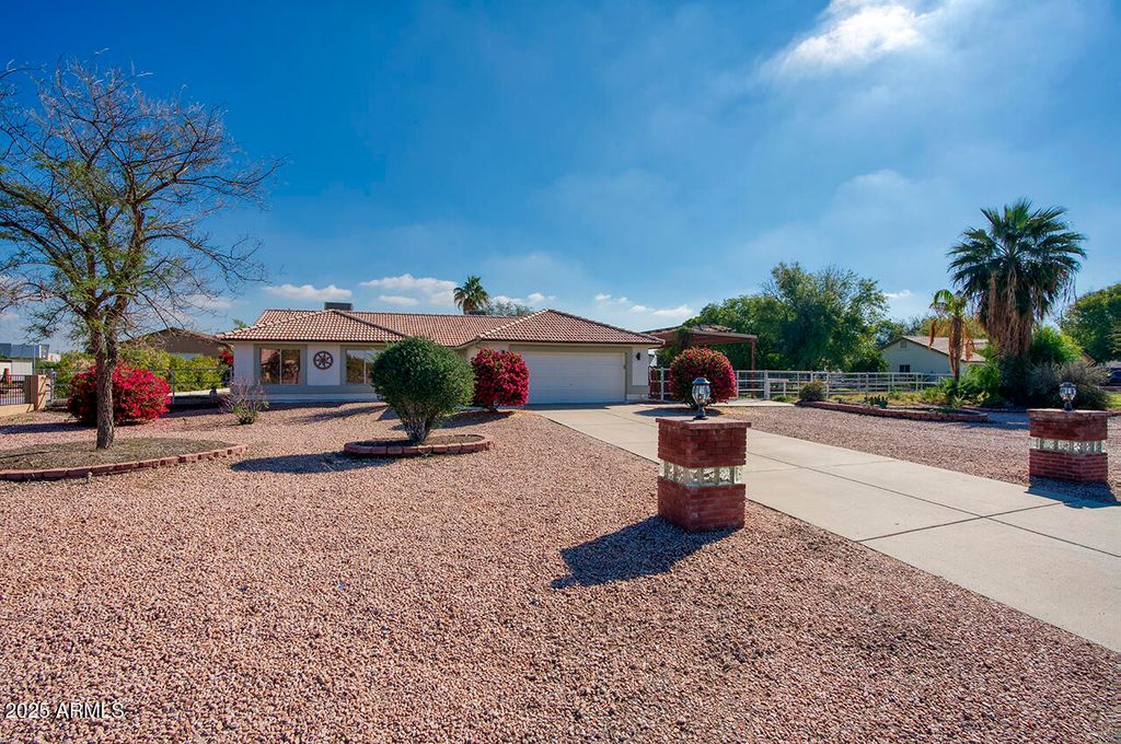Photo of 5555 N 105th Lane, Glendale, AZ 85307 (MLS # 6951260)