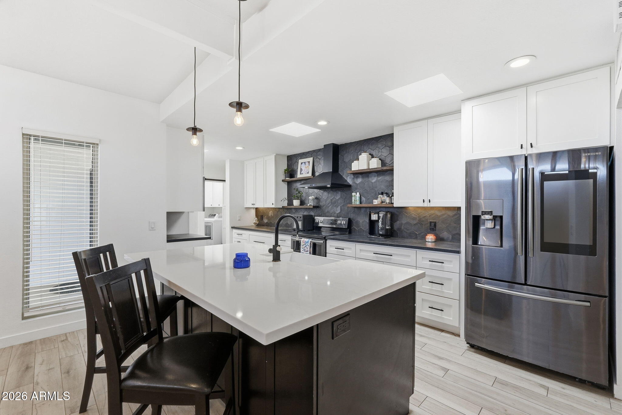 6425 E PARKVIEW Drive