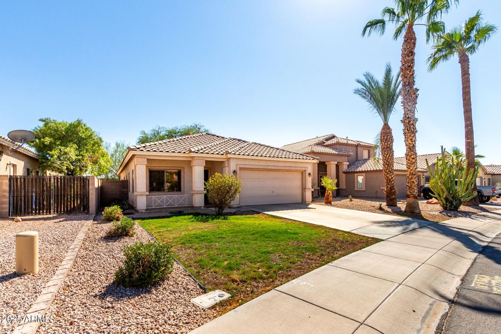 Photo of 2865 E Cathy Drive, Gilbert, AZ 85296 (MLS # 6928413)