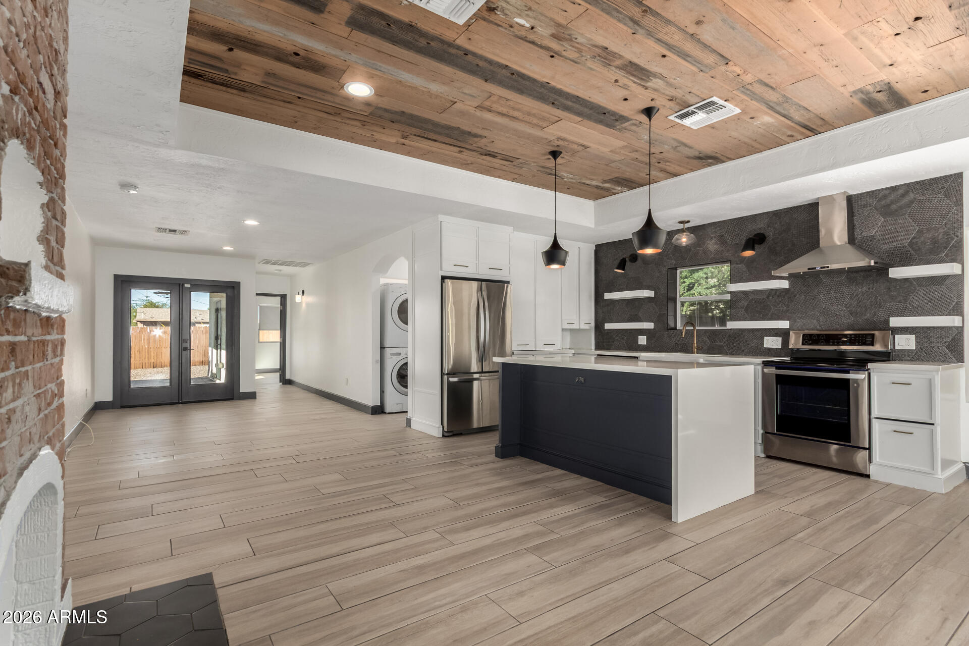 1616 E WILLETTA Street