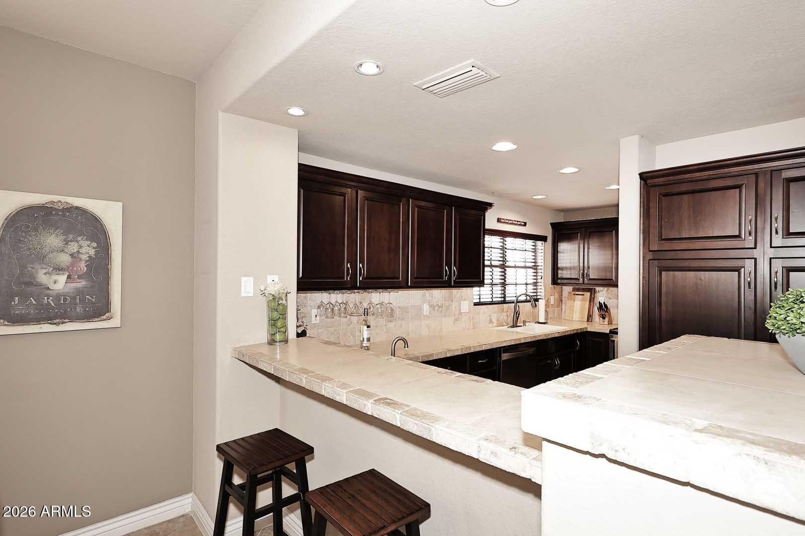 10019 E MOUNTAIN VIEW Road 1092