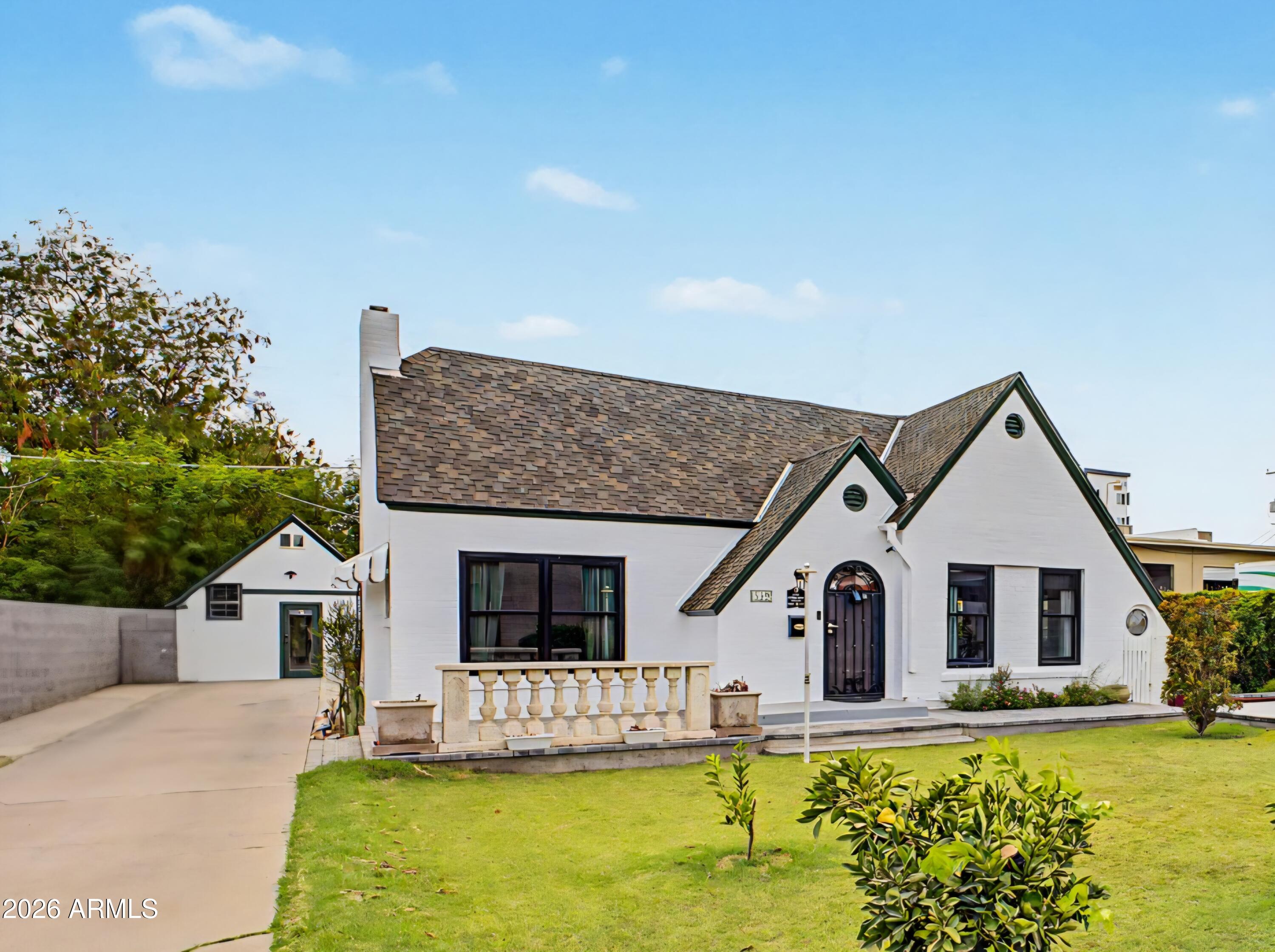 539 W MARIPOSA Street