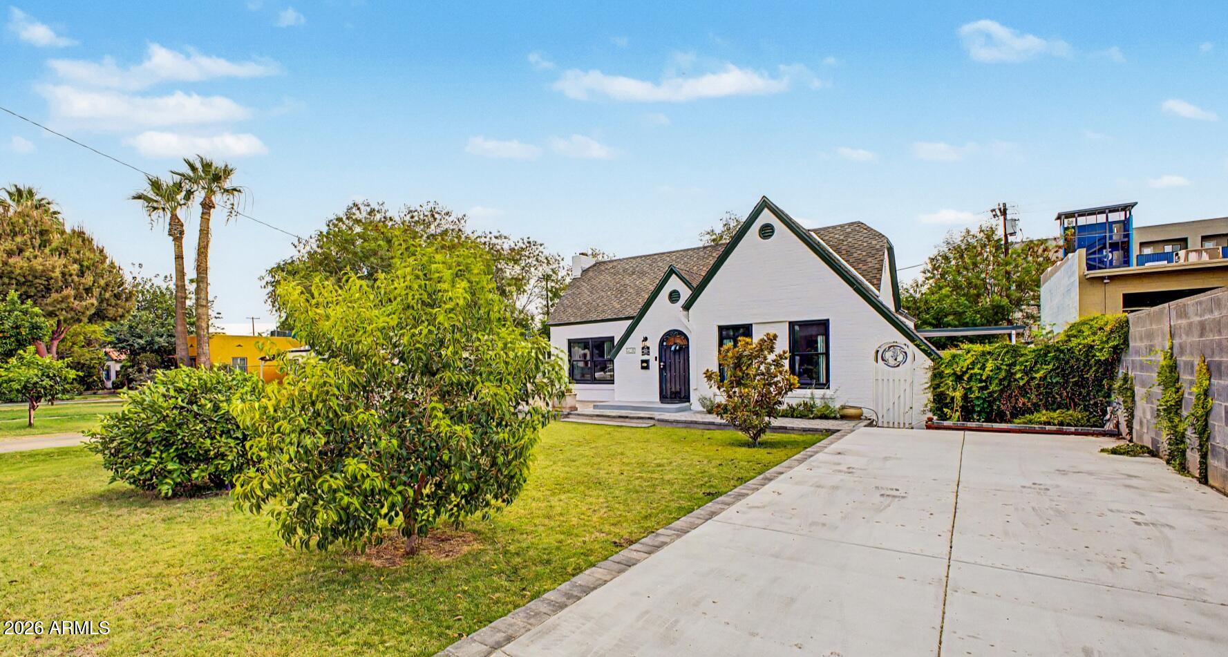 539 W MARIPOSA Street