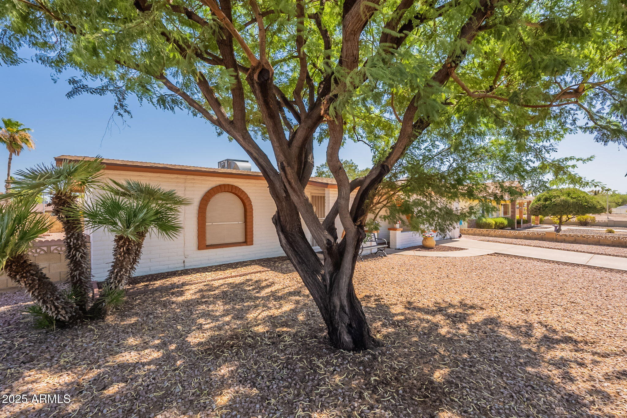 2114 E TIERRA BUENA Lane