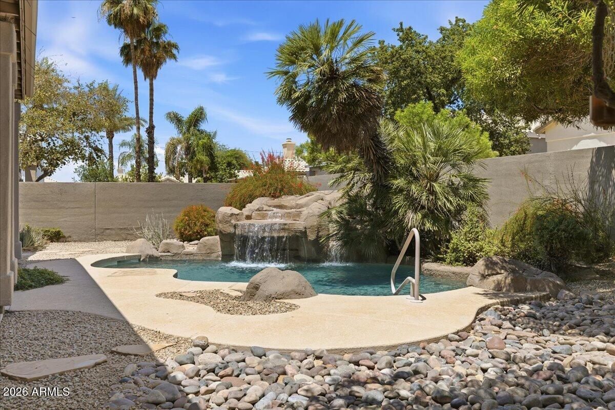 8880 E WOOD Drive