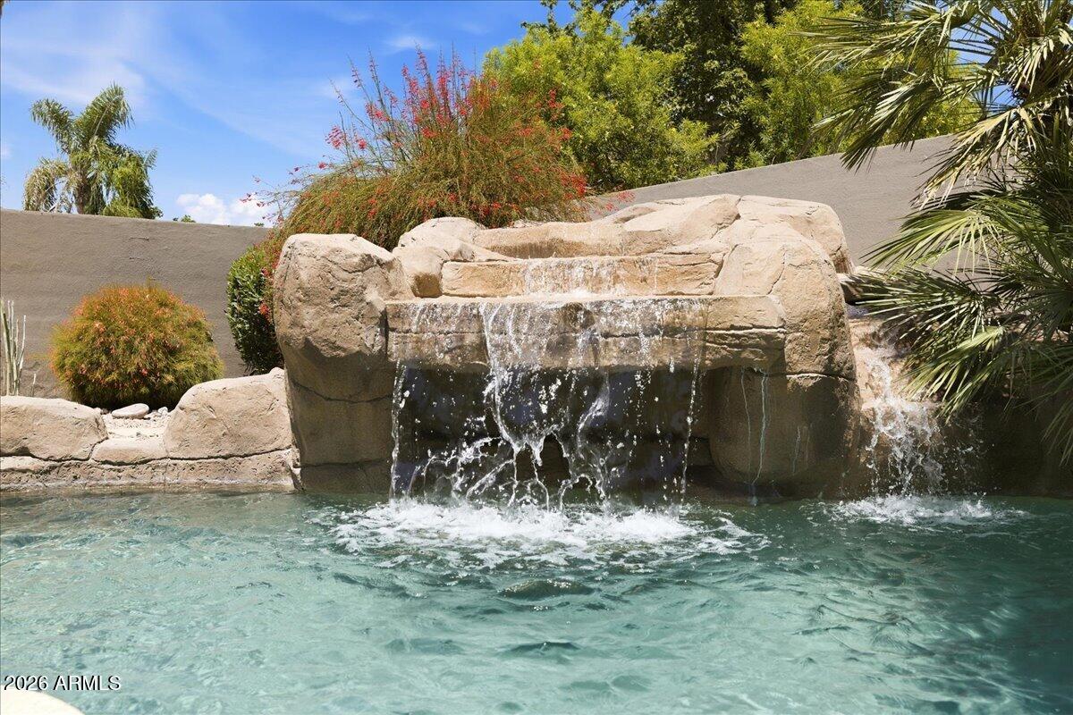 8880 E WOOD Drive