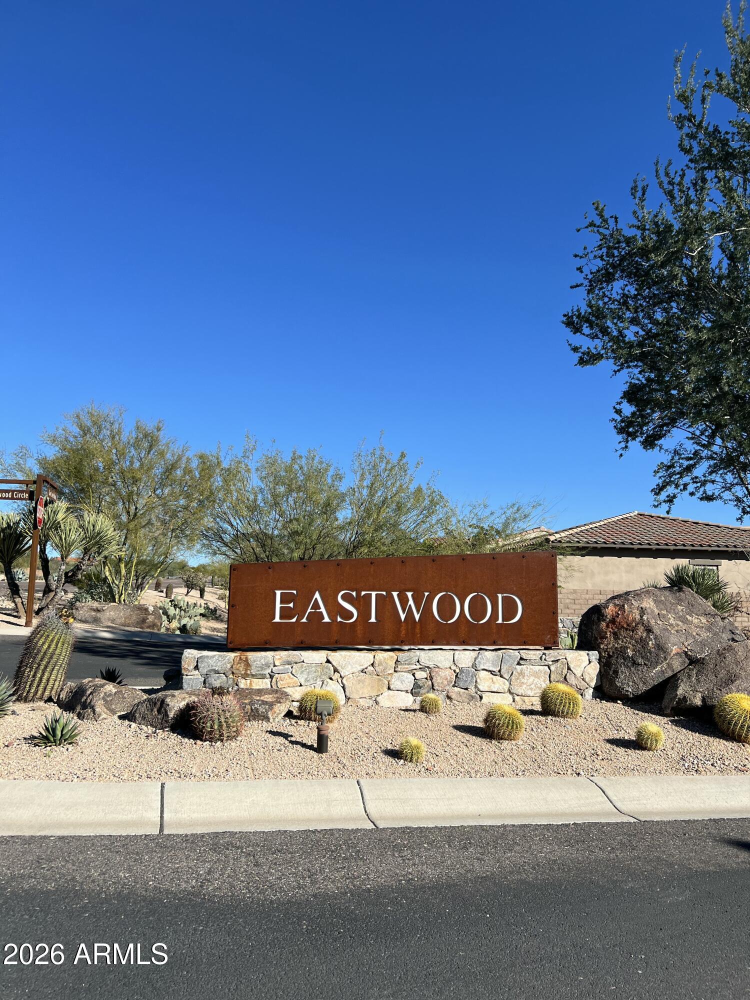 8712 E EASTWOOD Circle