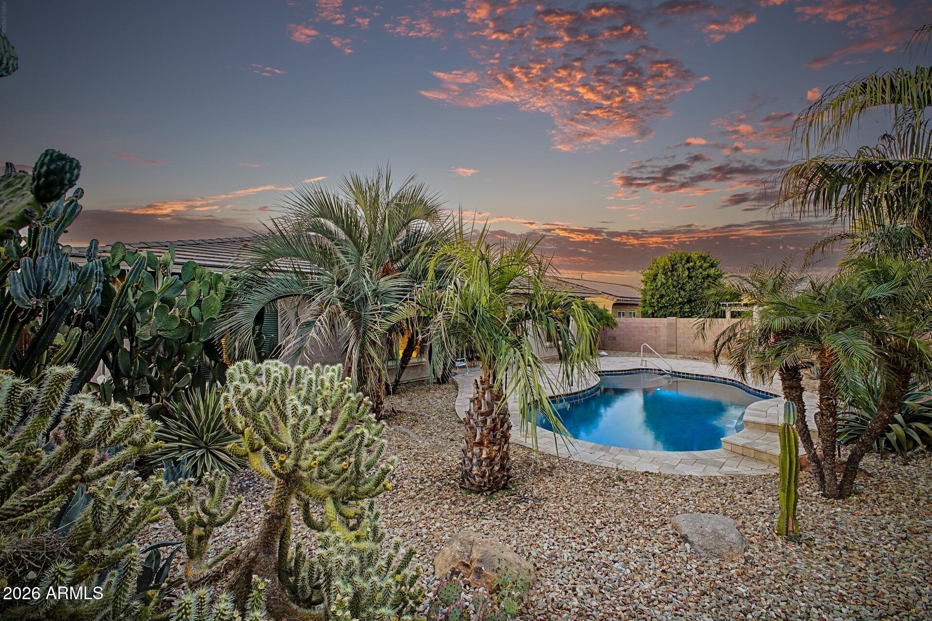 18471 W PARADISE Lane