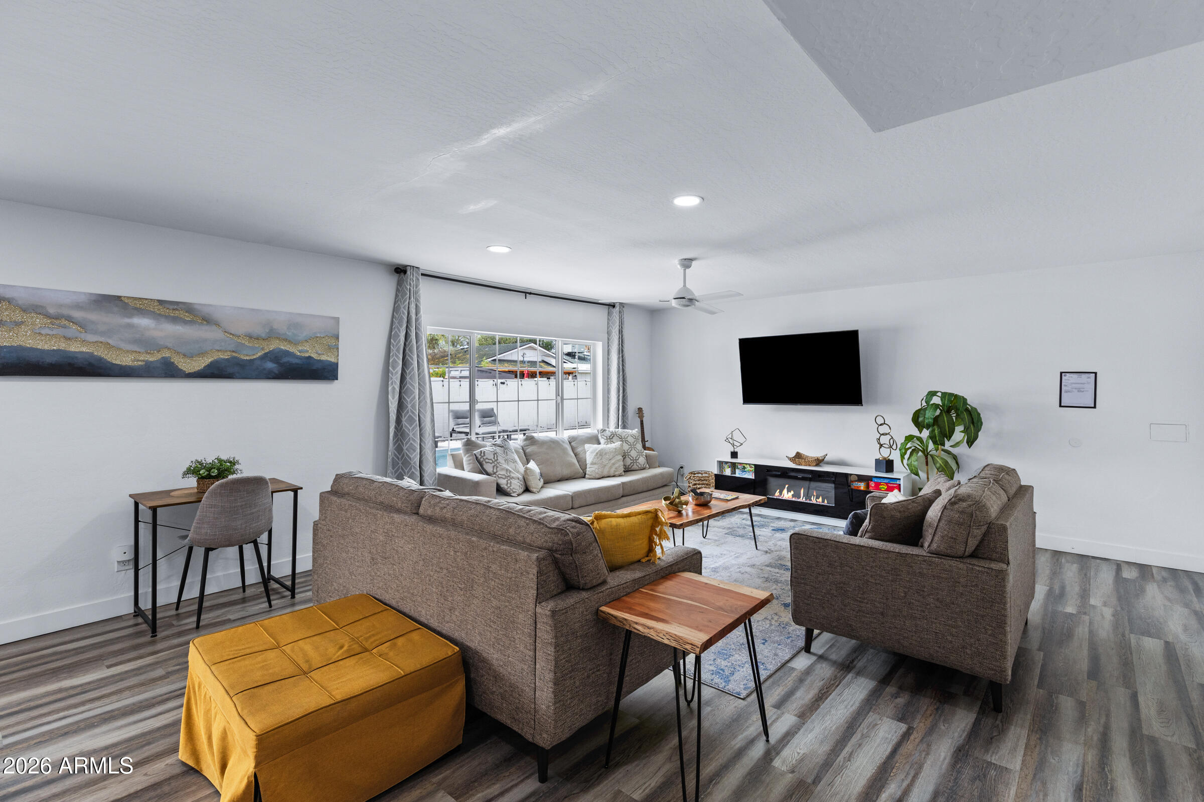 8501 E VERNON Avenue