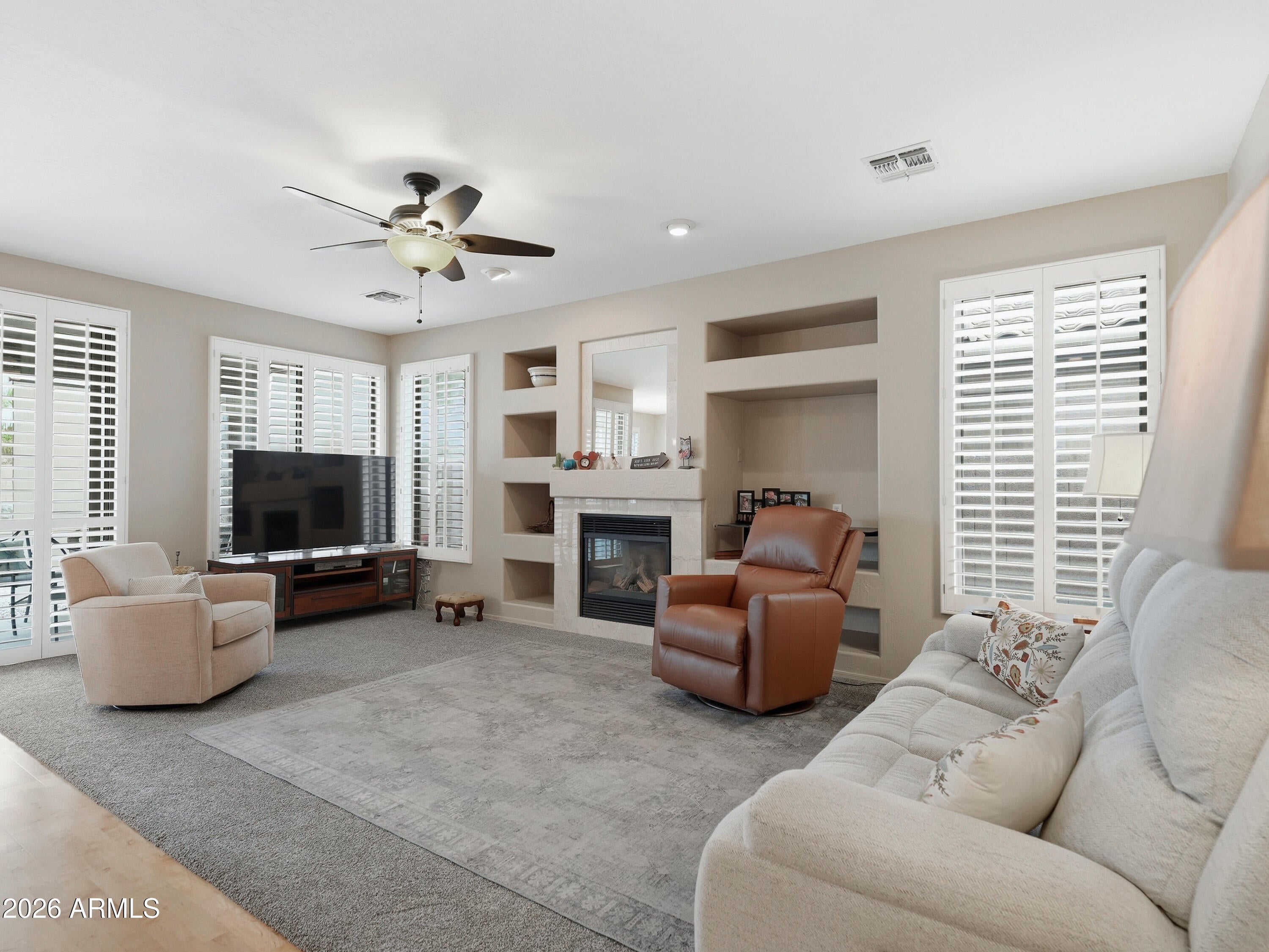 212 E CANARY Court
