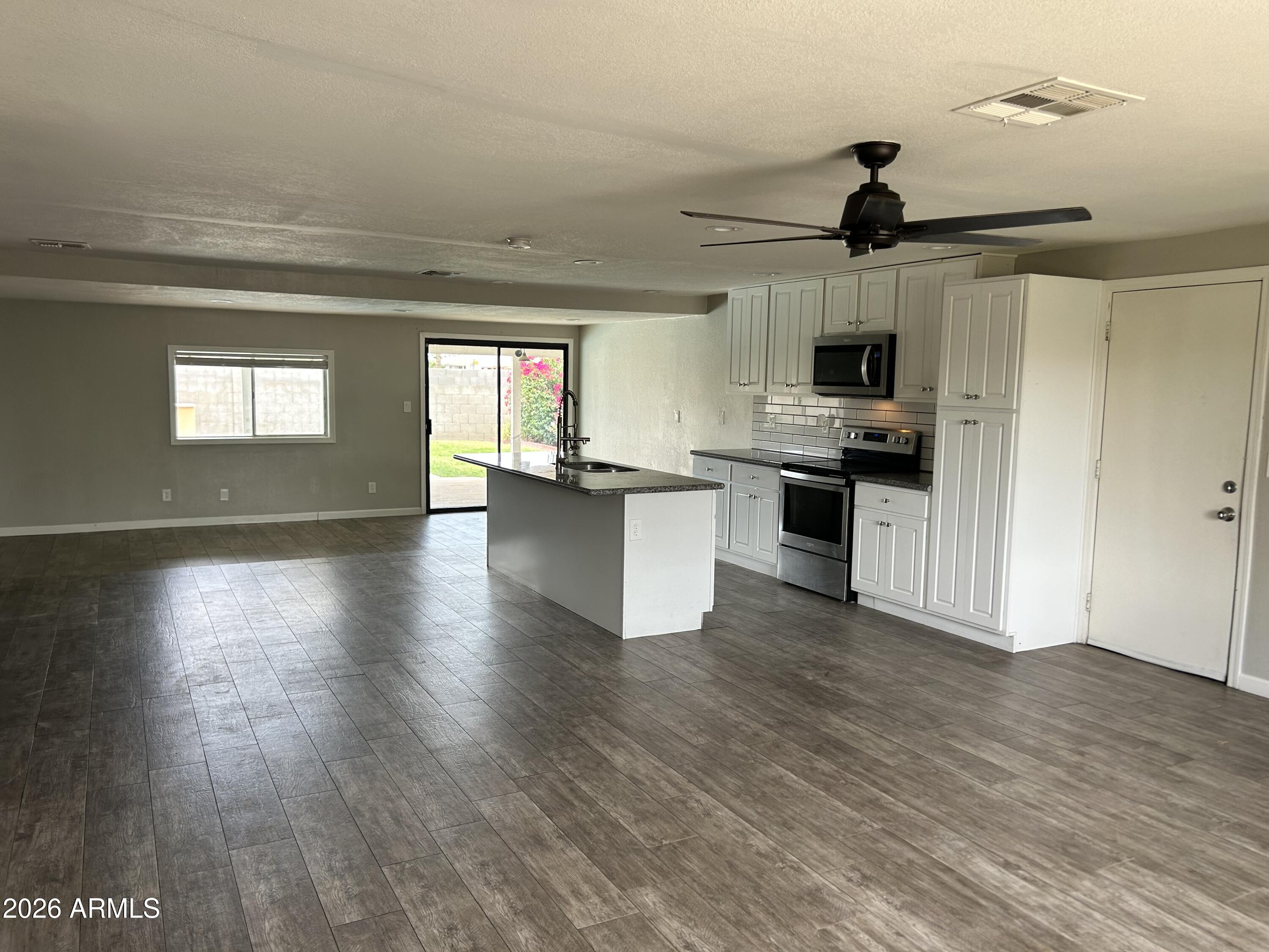 14010 N 40TH Place