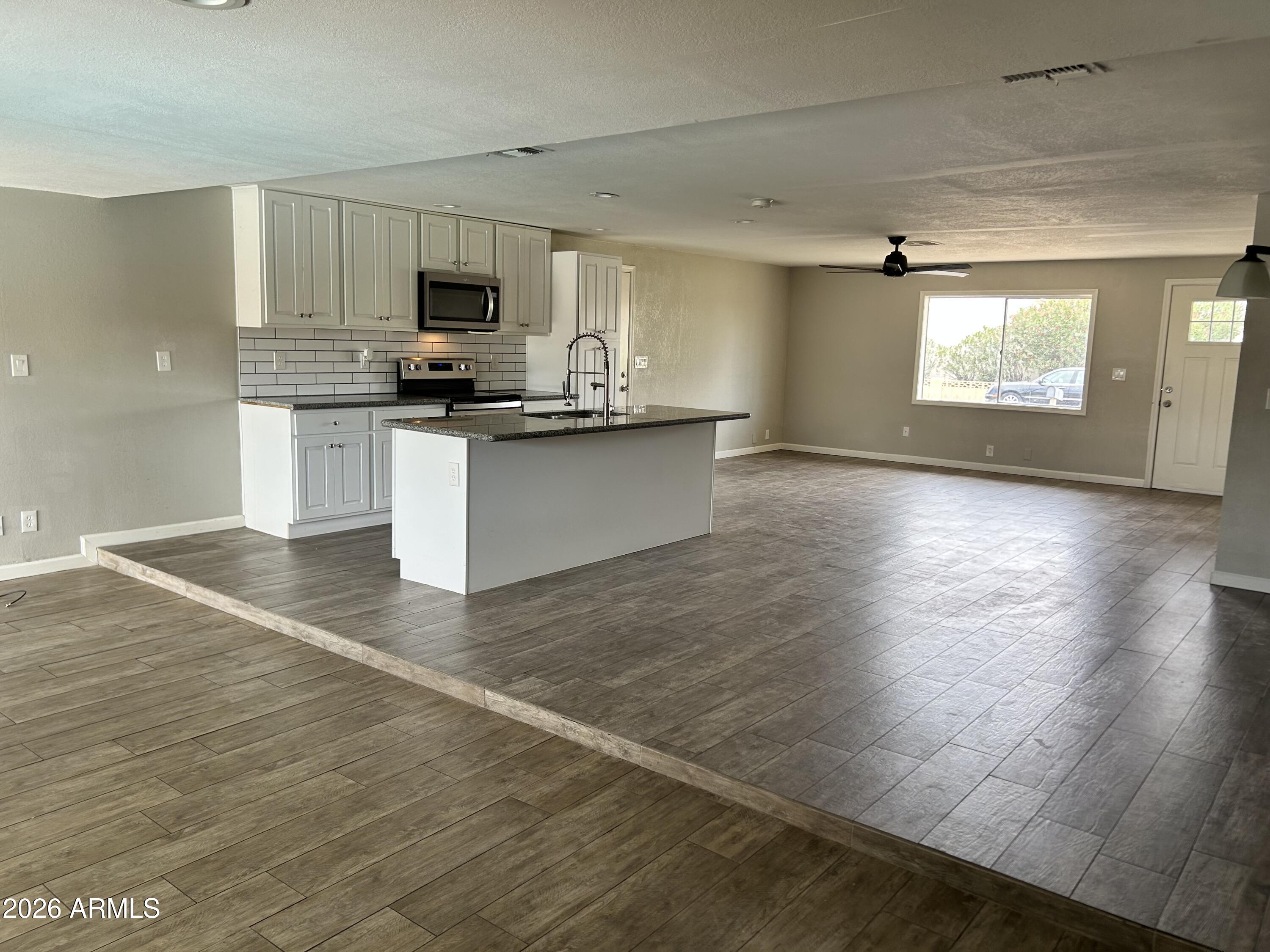 14010 N 40TH Place