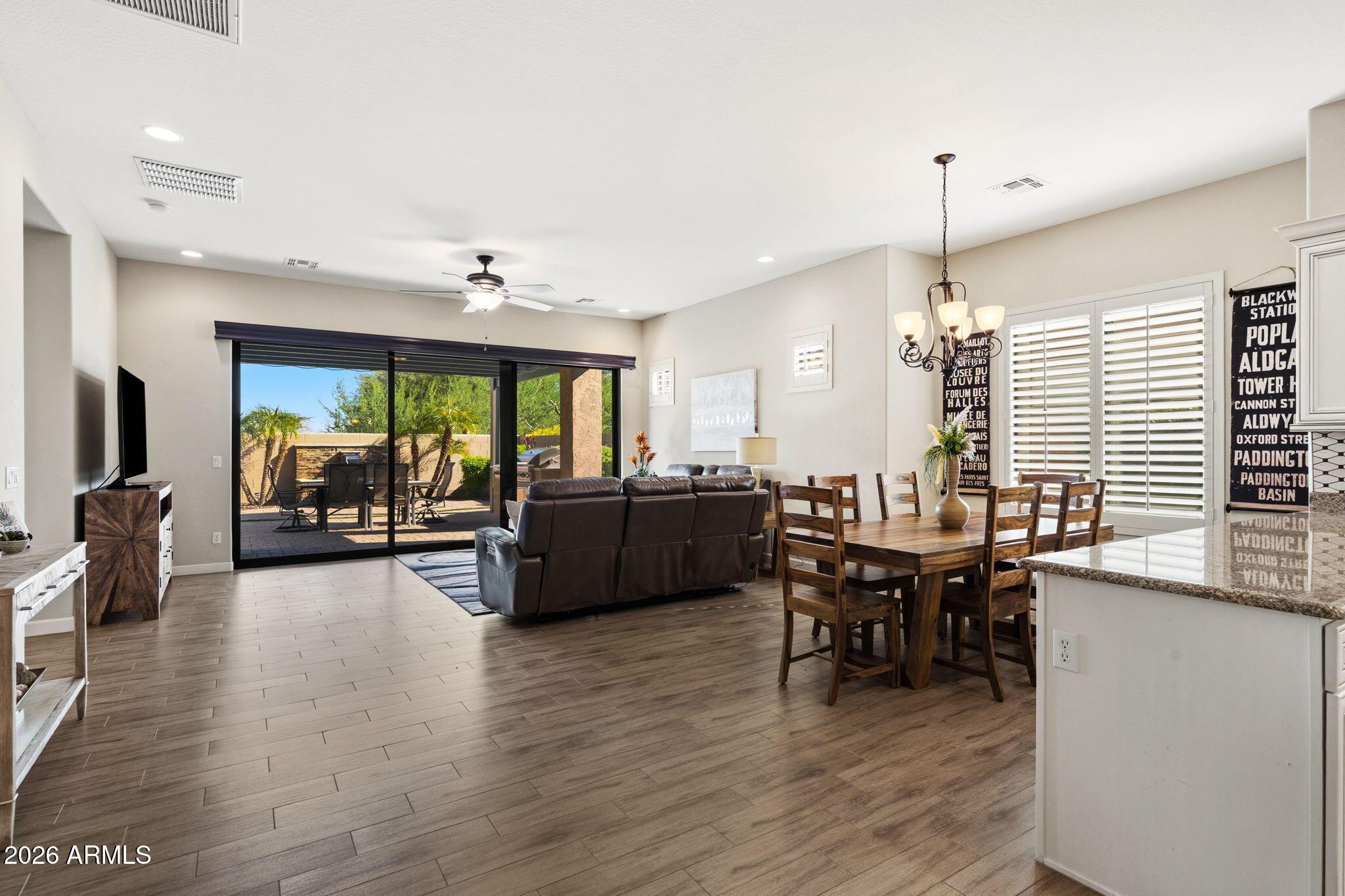 1809 N TROWBRIDGE --