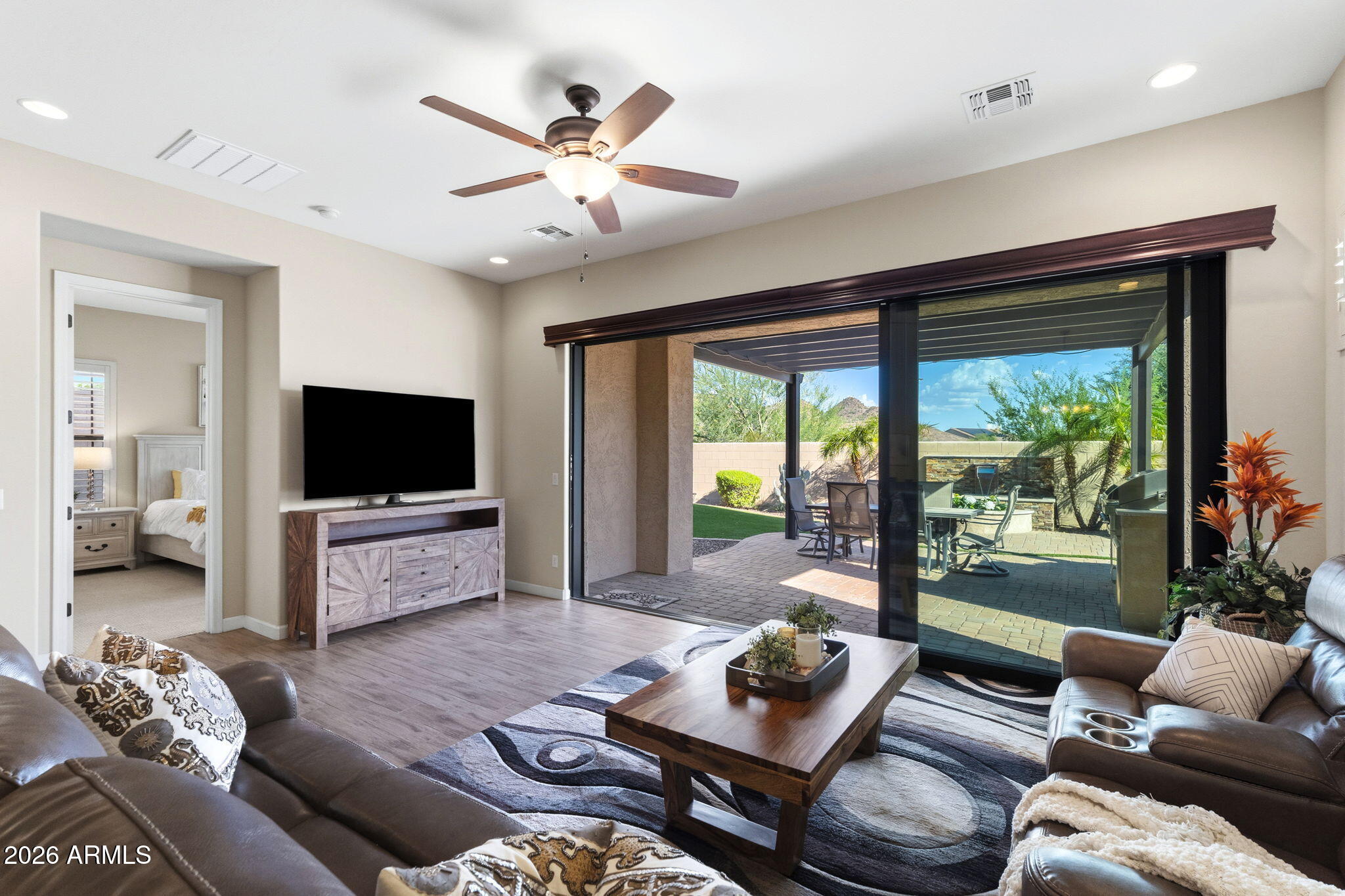 1809 N TROWBRIDGE --