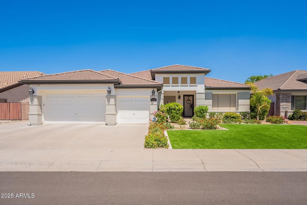 Photo of 4345 S Crosscreek Drive, Chandler, AZ 85249 (MLS # 6930177)