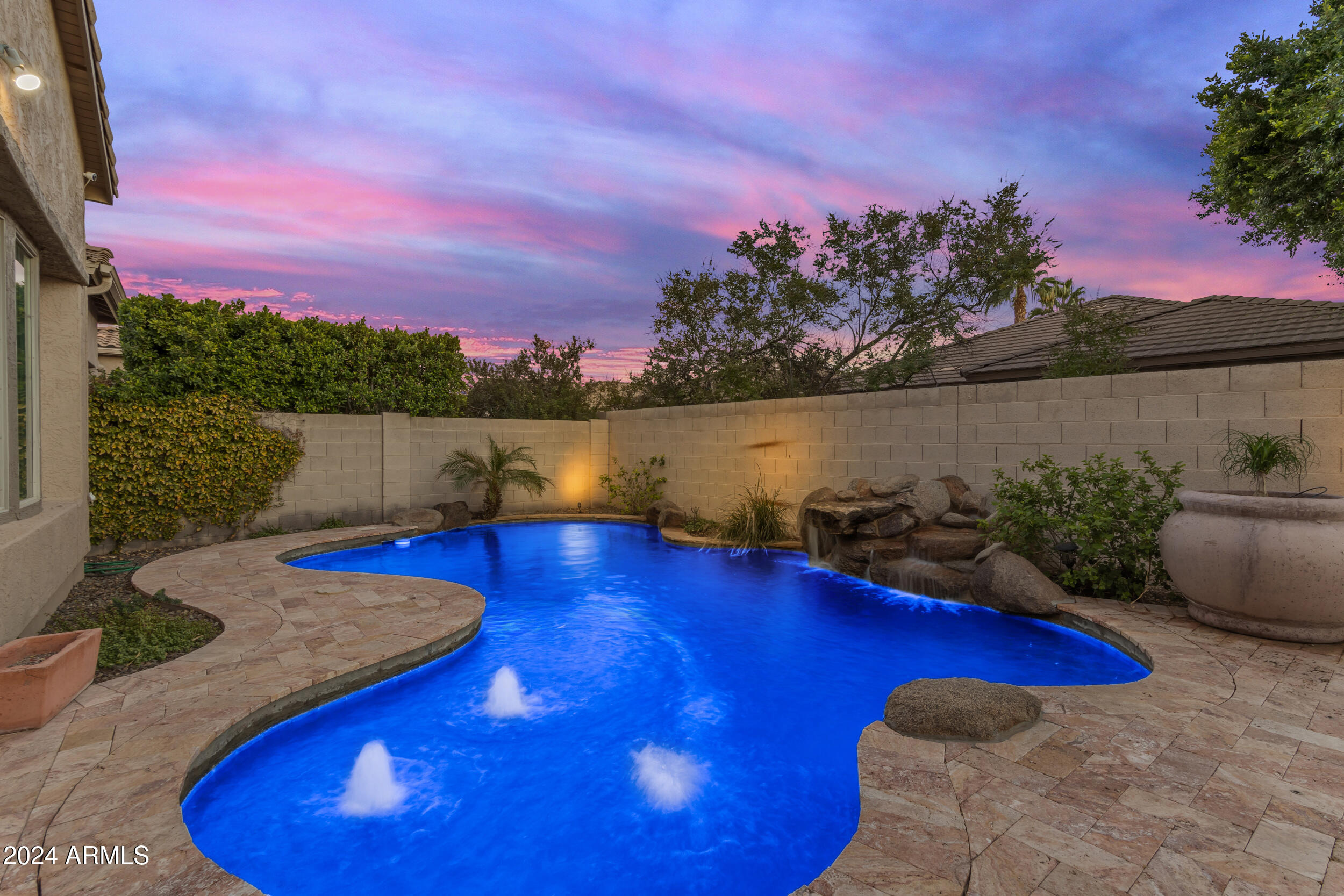 501 E SUNBURST Lane