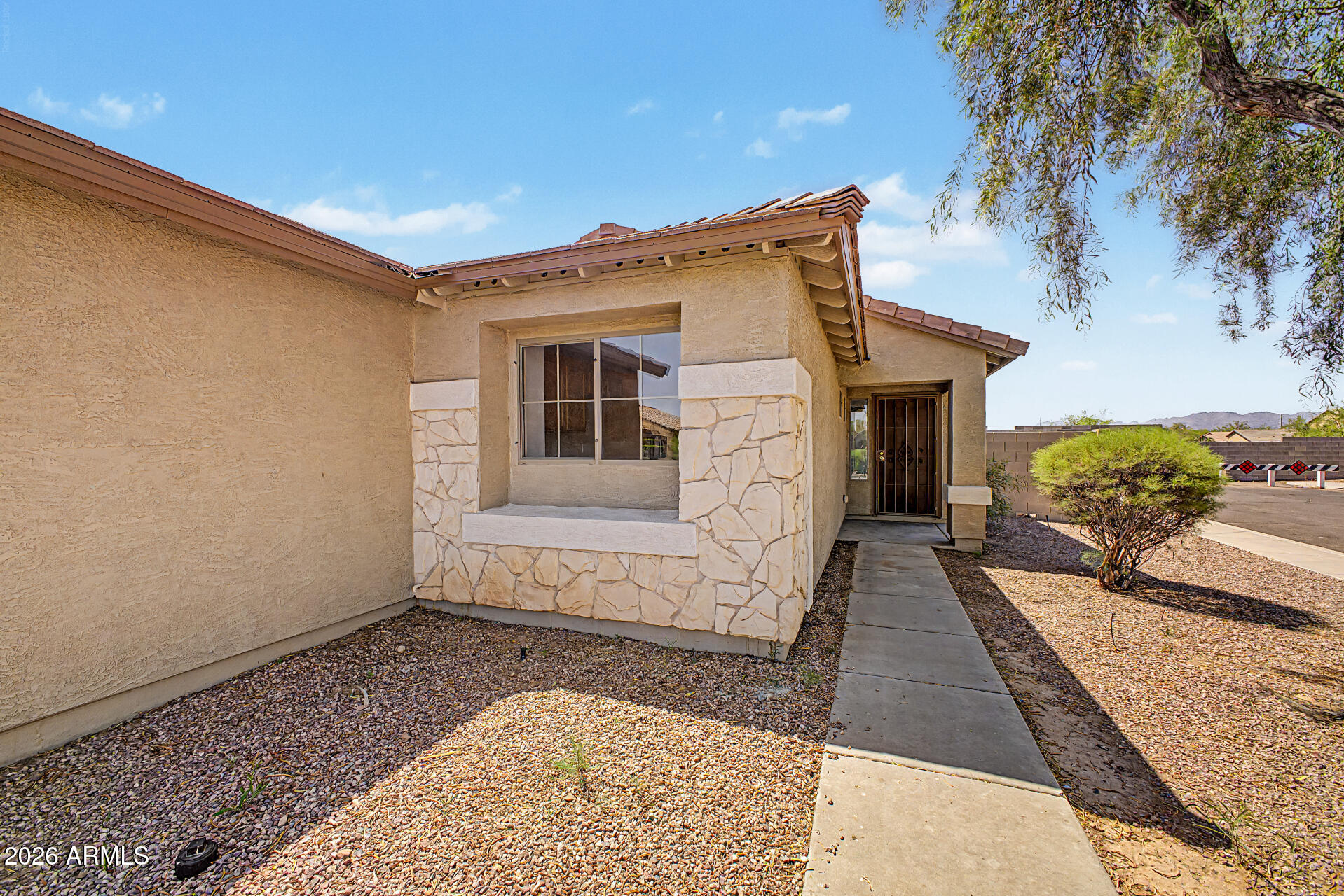 3633 W GLASS Lane