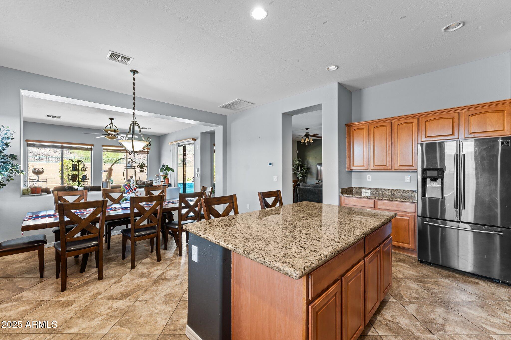 38631 N VISTA HILLS Court