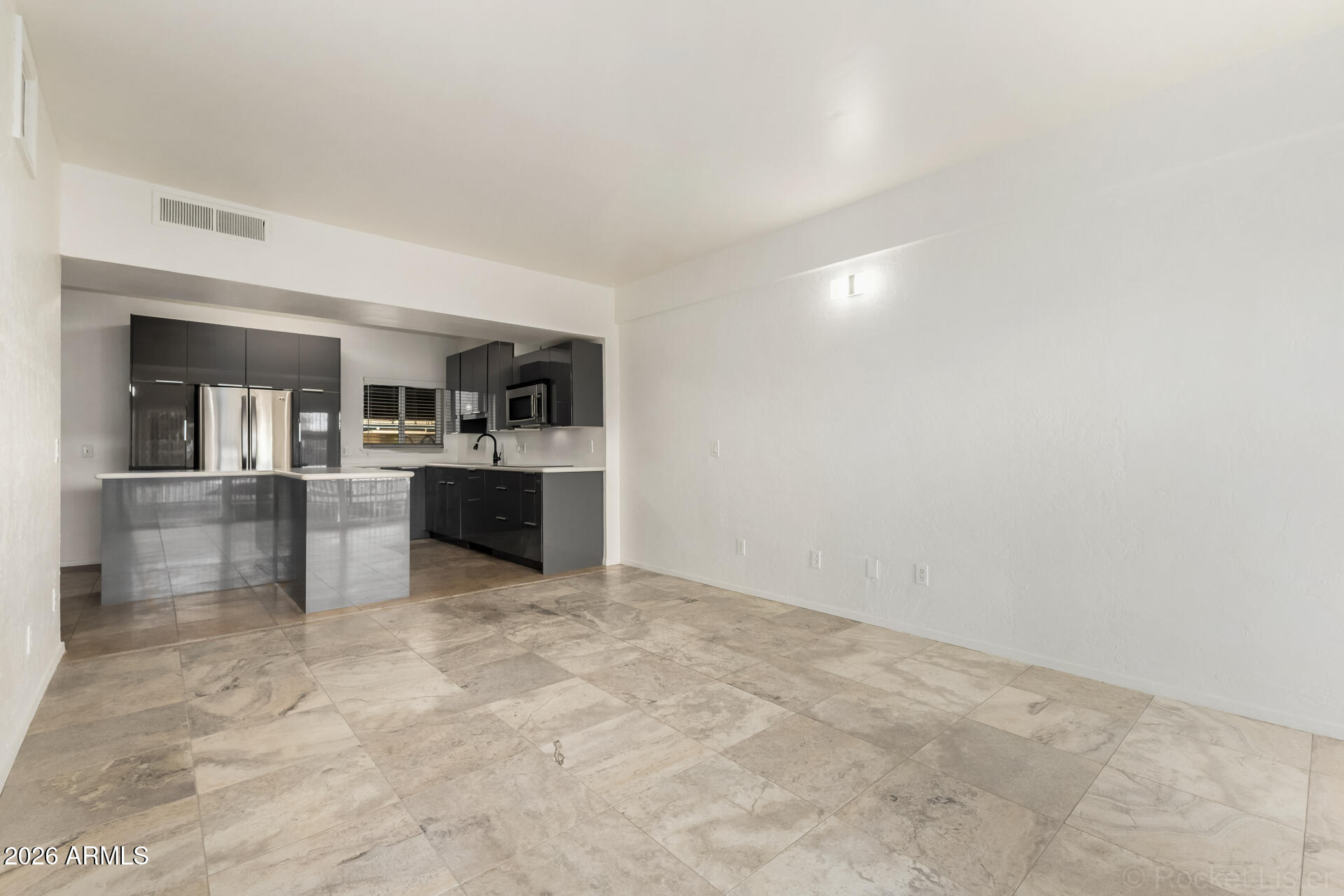 351 E THOMAS Road D104