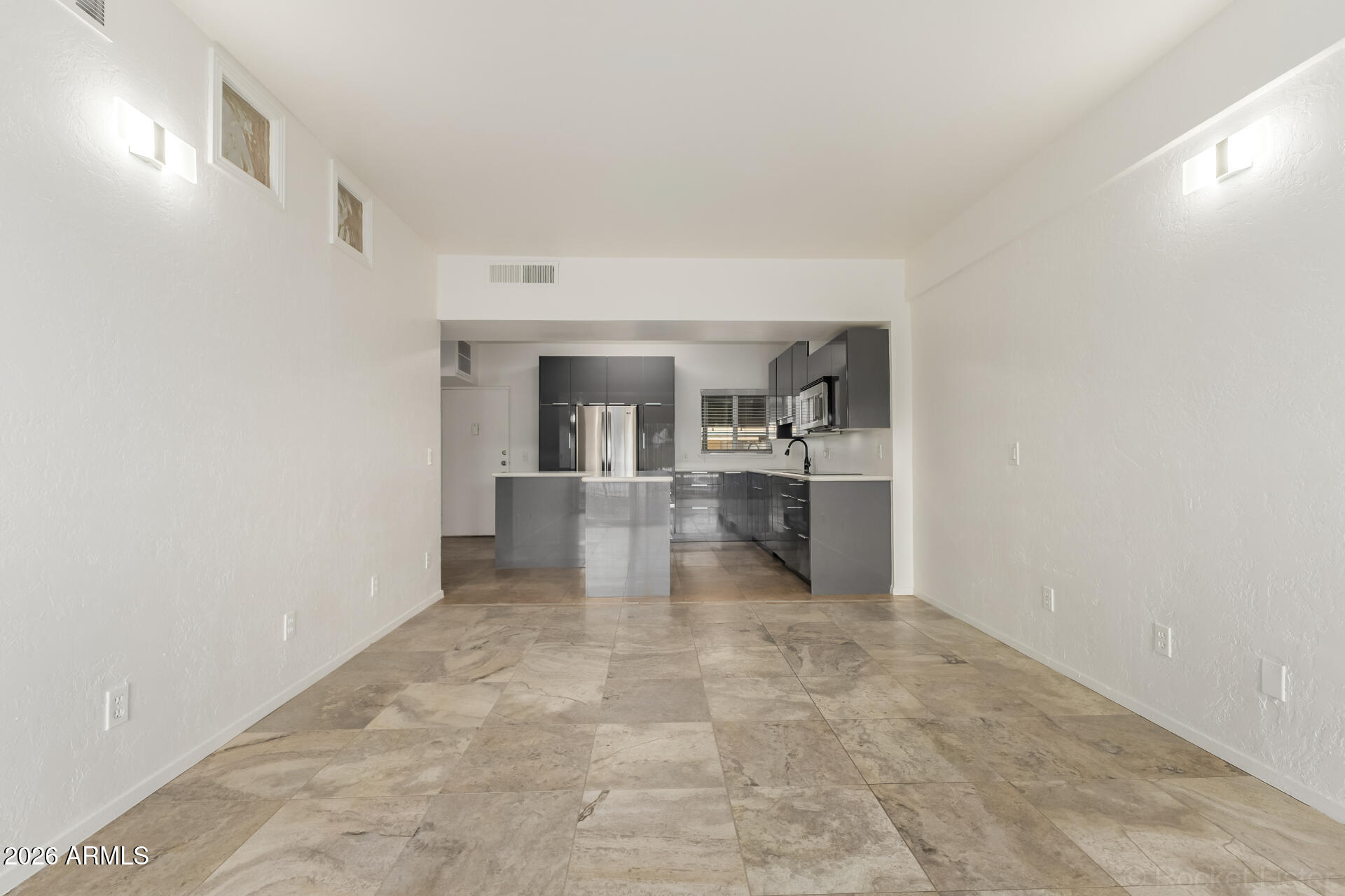 351 E THOMAS Road D104