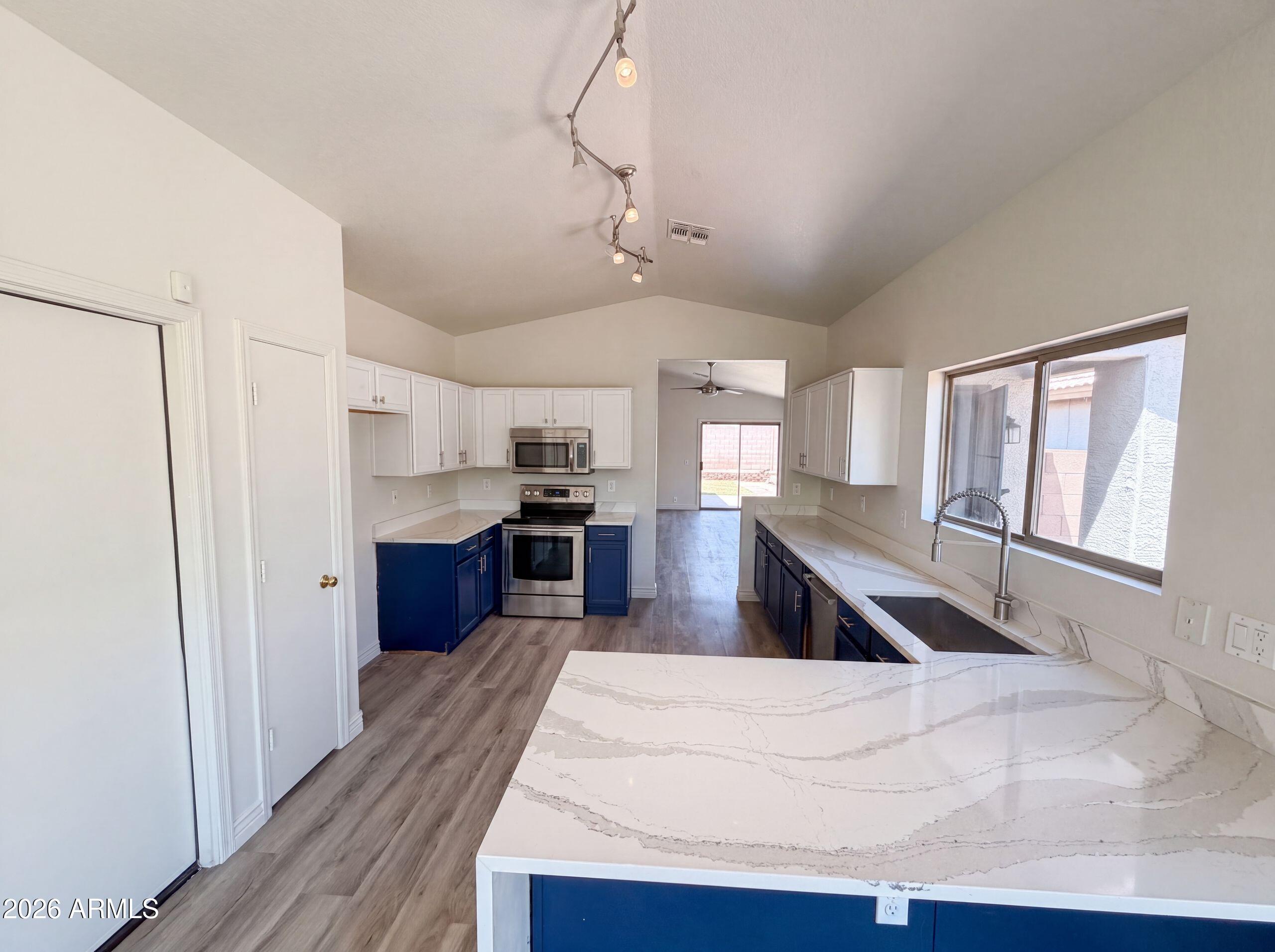 3428 W VIA DEL SOL Drive