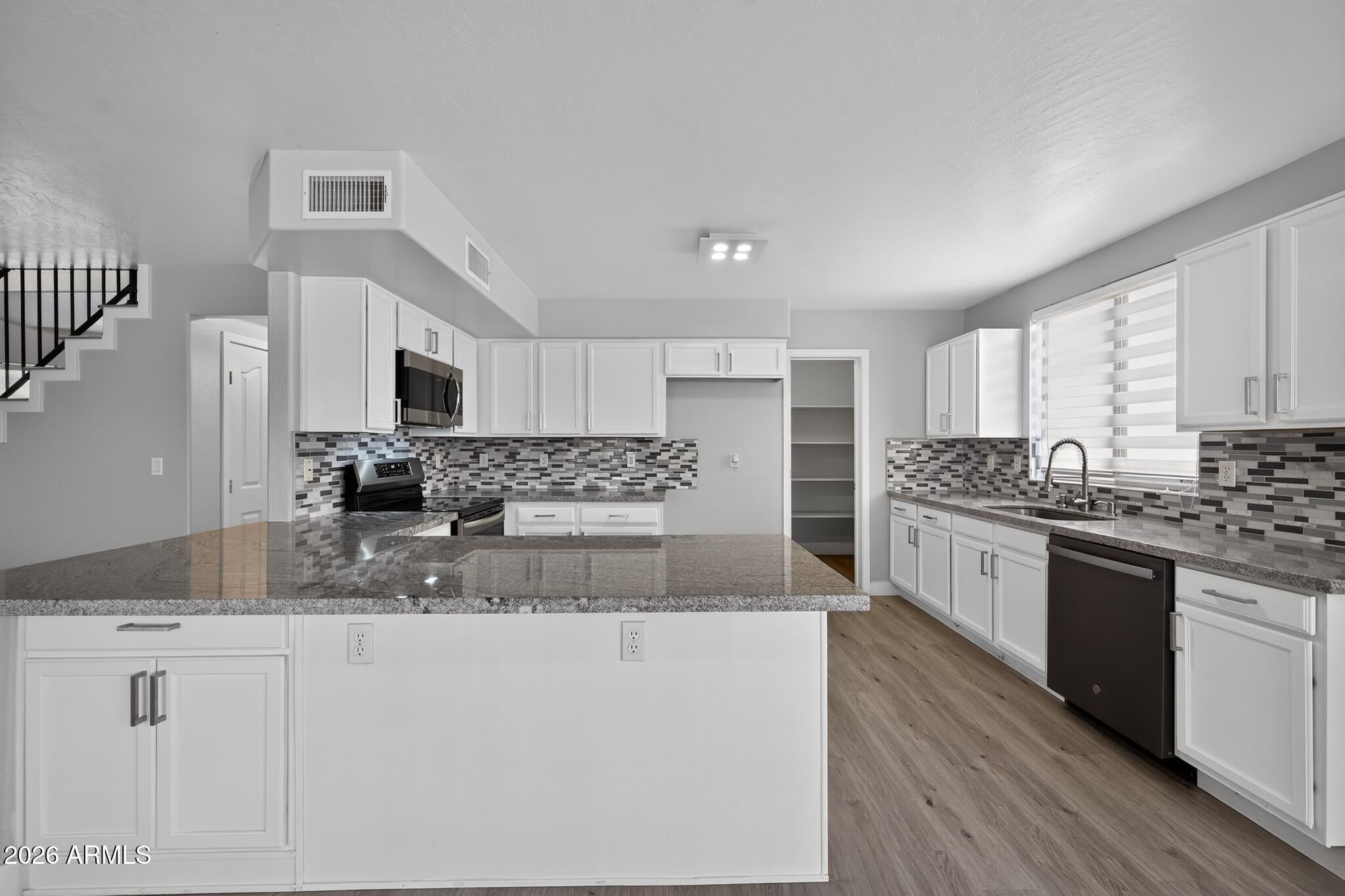 2020 E BEHREND Drive