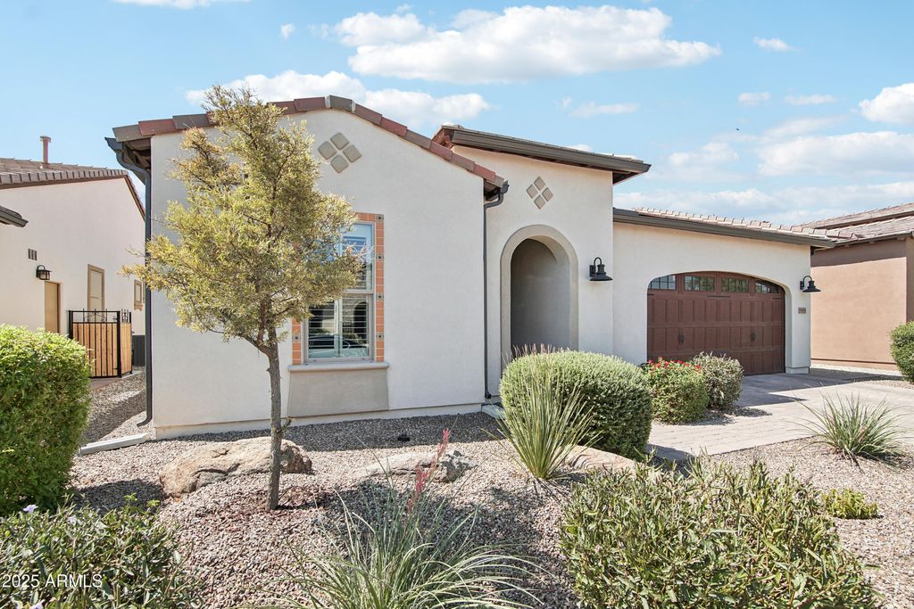 Photo of 595 E Citrus Hollow Way, Queen Creek, AZ 85140 (MLS # 6946474)