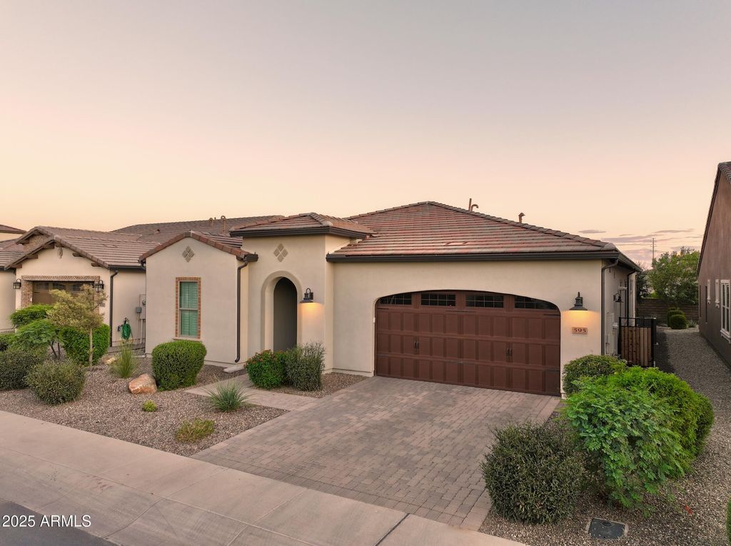 Photo of 595 E Citrus Hollow Way, Queen Creek, AZ 85140 (MLS # 6946474)