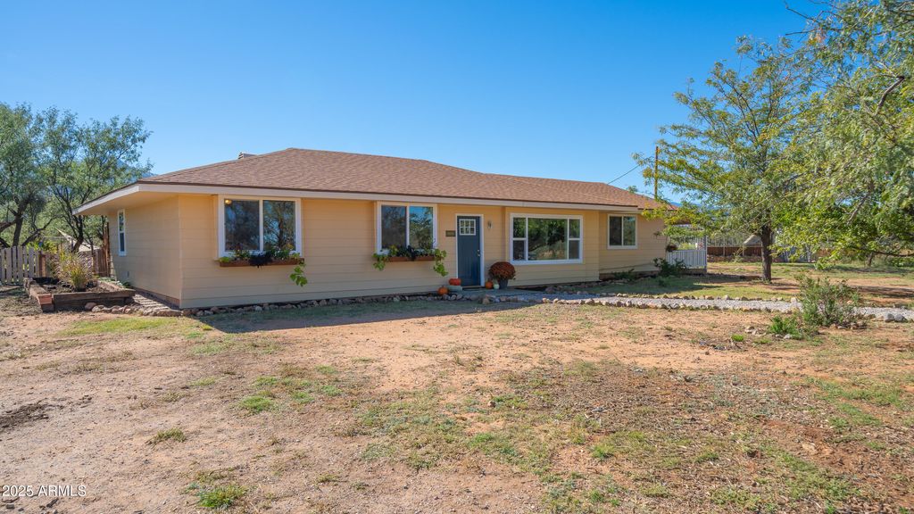 Photo of 7452 E Nevada Drive, Hereford, AZ 85615 (MLS # 6937260)