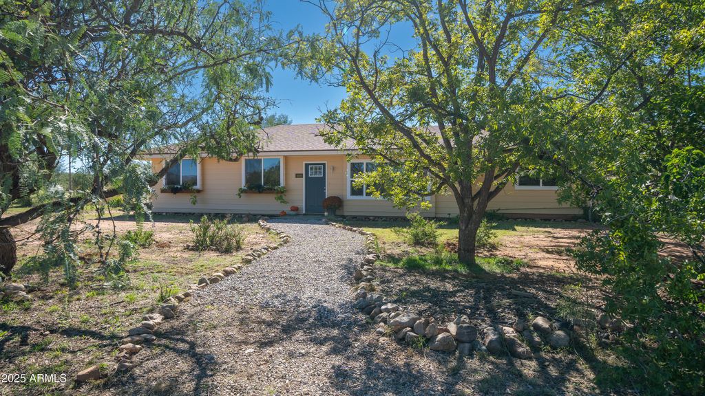 Photo of 7452 E Nevada Drive, Hereford, AZ 85615 (MLS # 6937260)