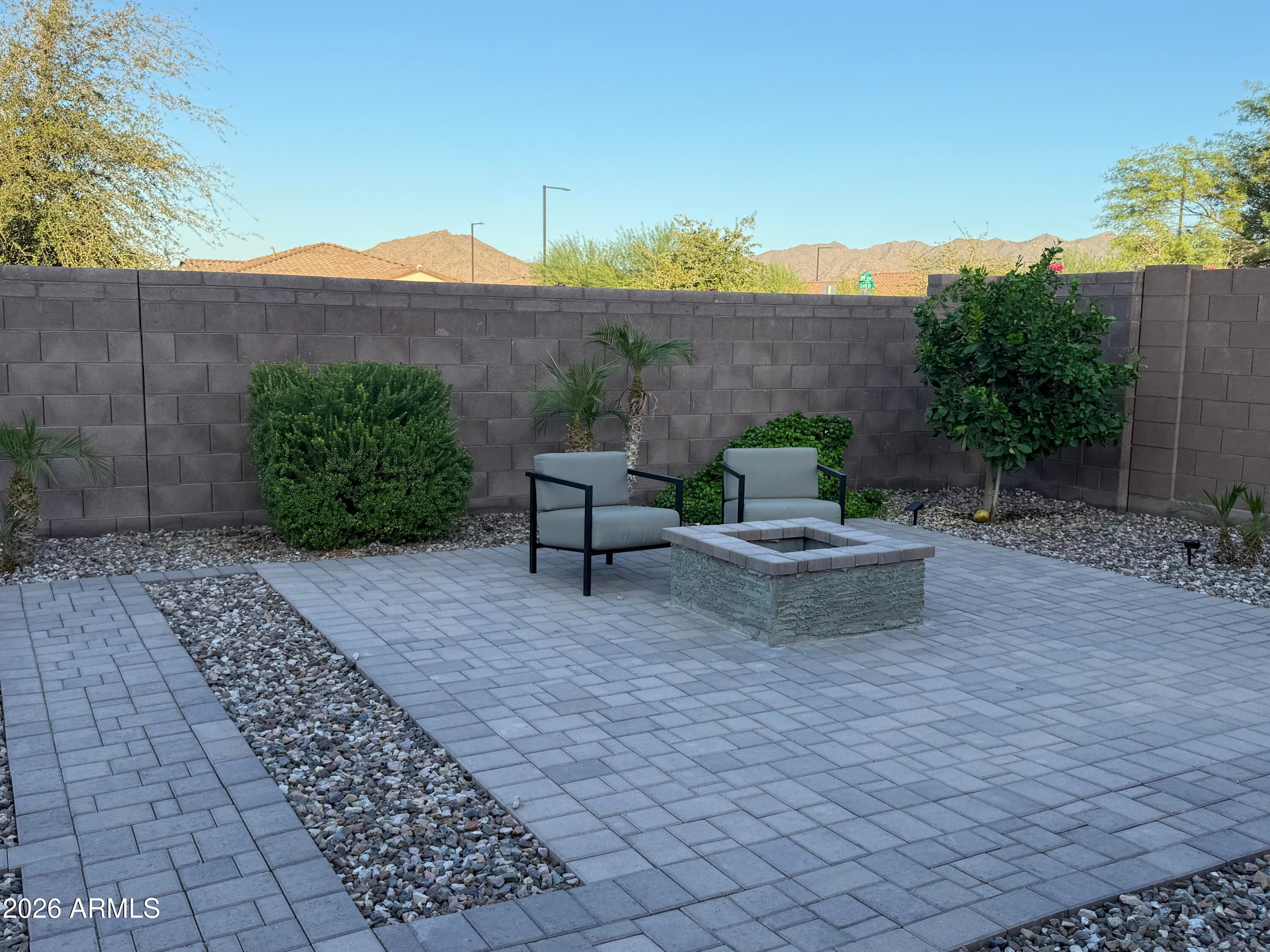 3120 N 198TH Lane N