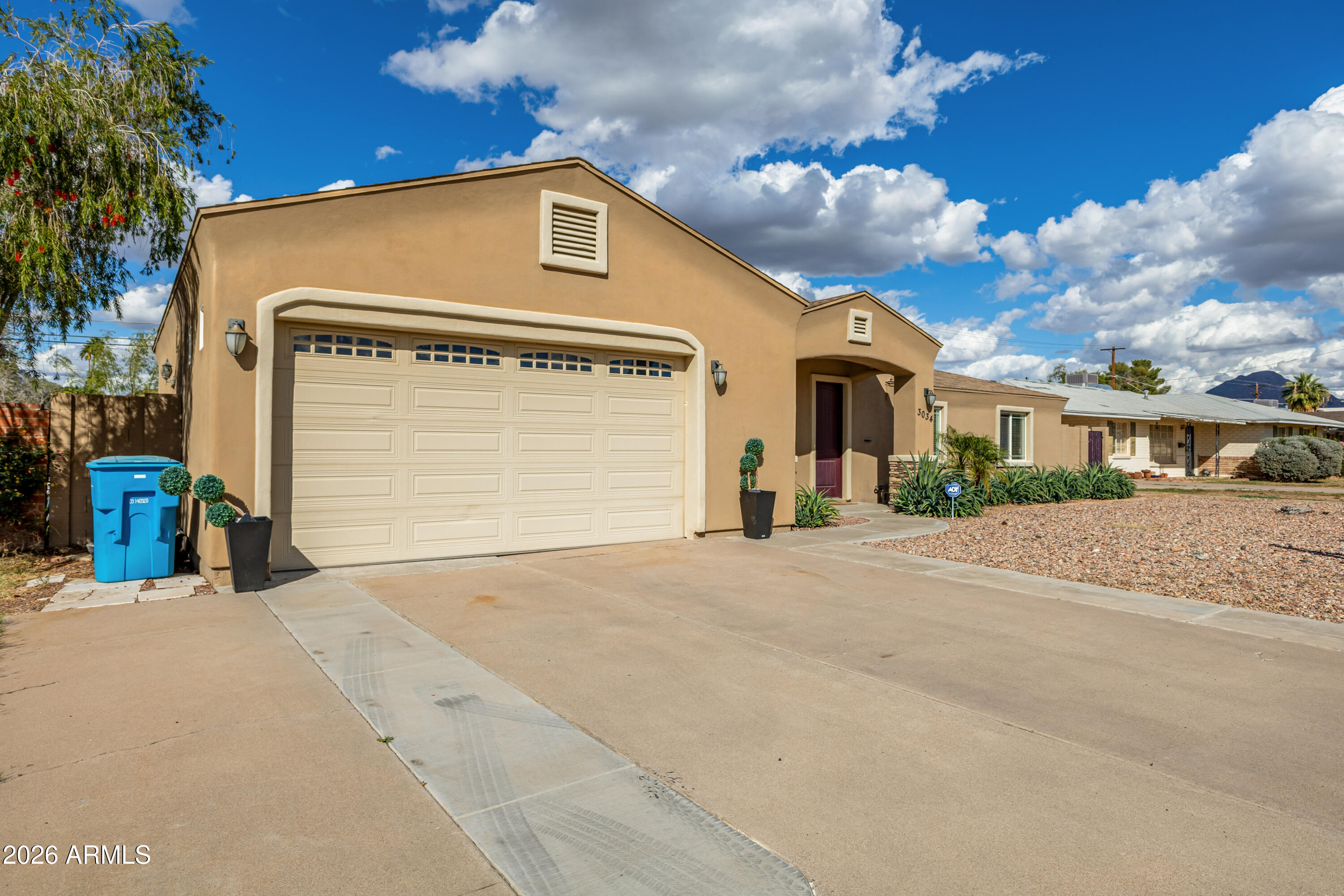 3034 E TURNEY Avenue