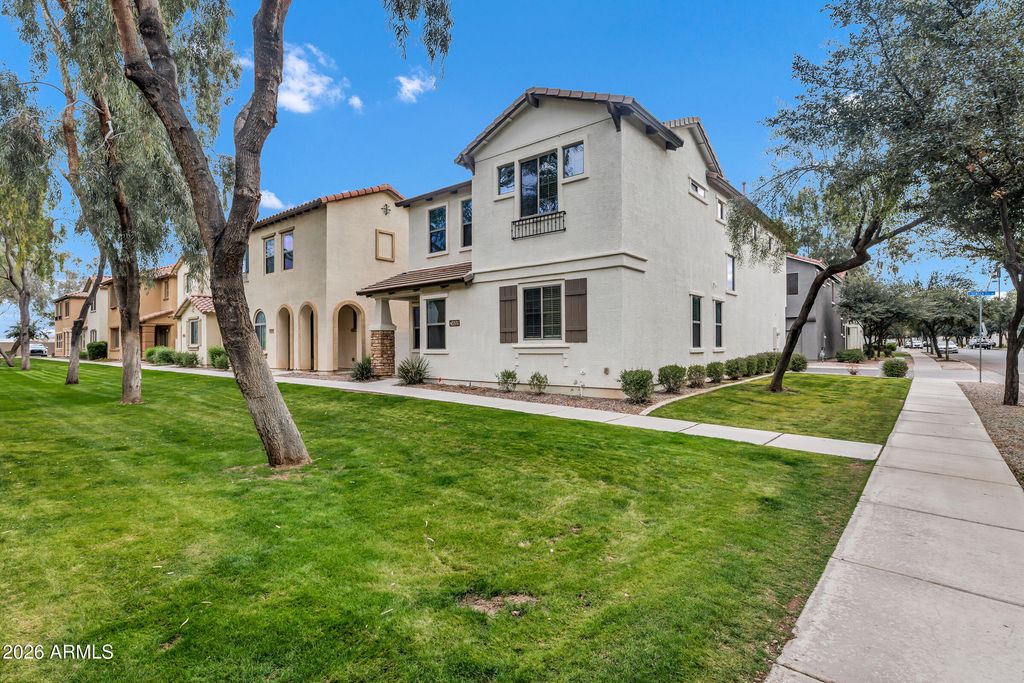 Photo of 3488 S Seneca Way, Gilbert, AZ 85297 (MLS # 6974780)