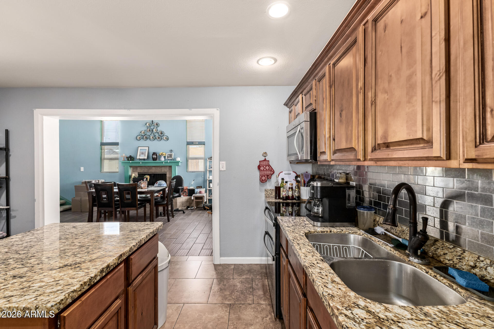 3408 W CORRINE Drive