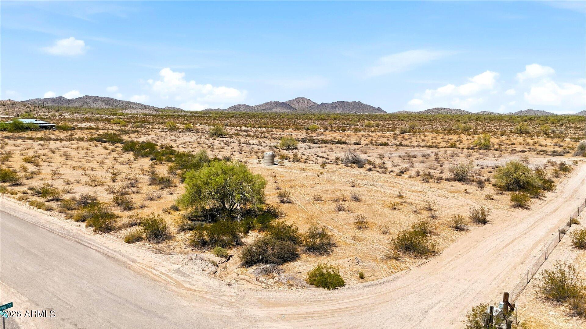 A PORTION OF THE NORTH HALF OF THE NORTHEAST QUART - Land