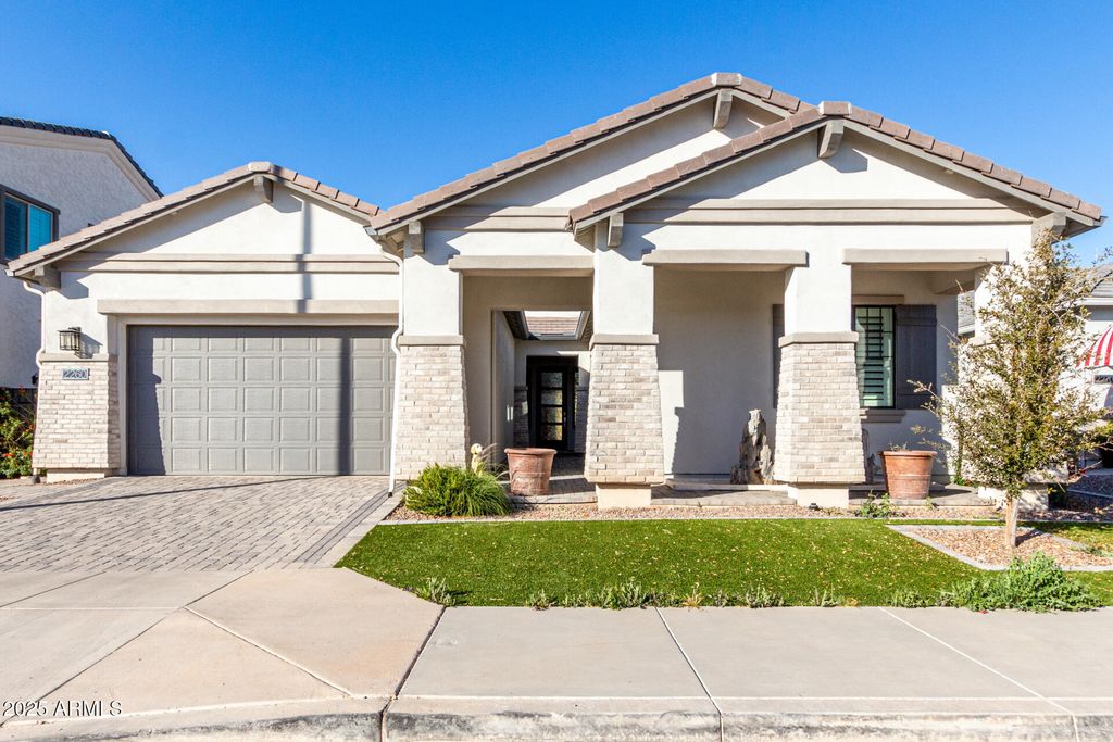 Photo of 2260 E Warbler Road, Gilbert, AZ 85297 (MLS # 6916575)