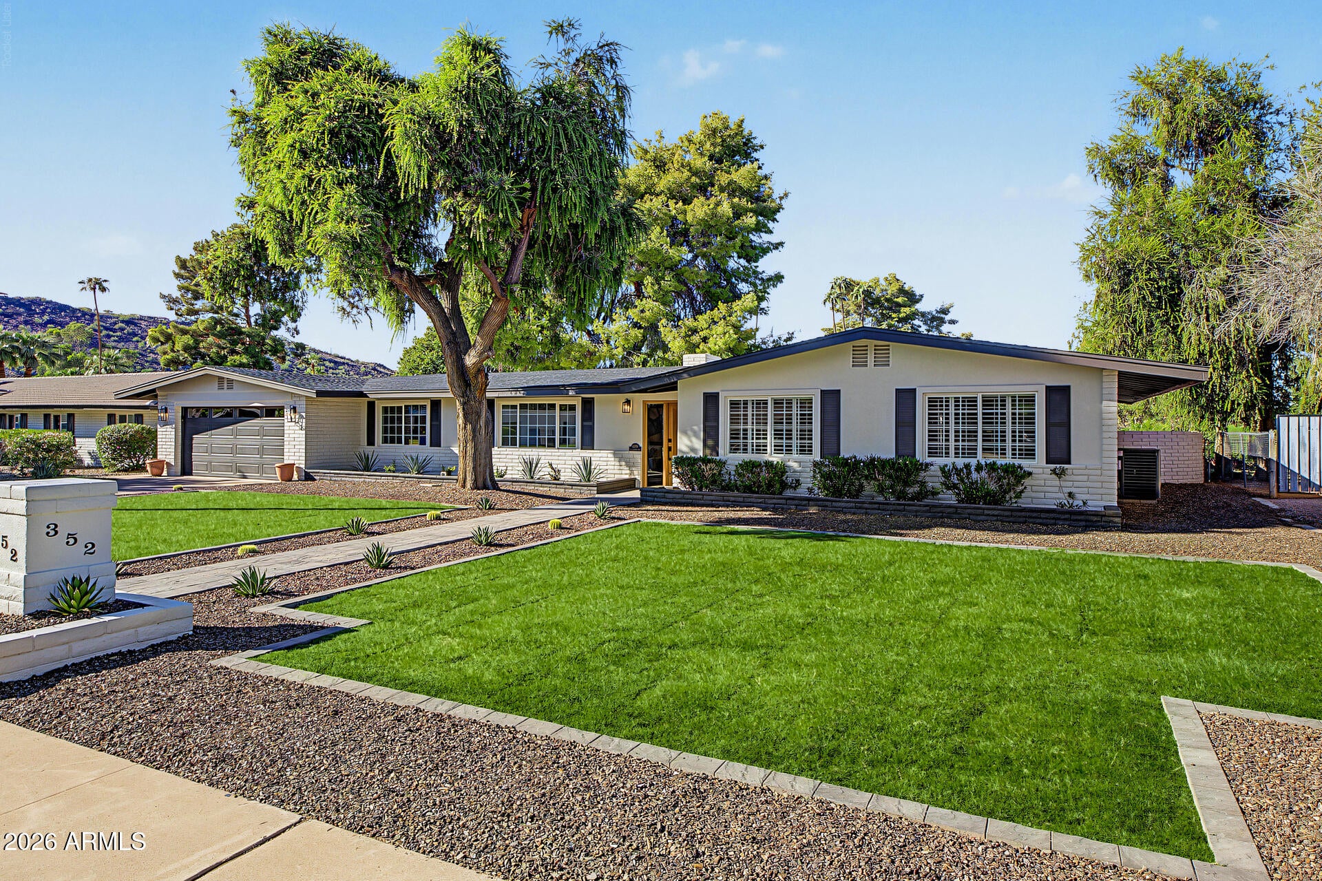 352 W SOUTHERN HILLS Road