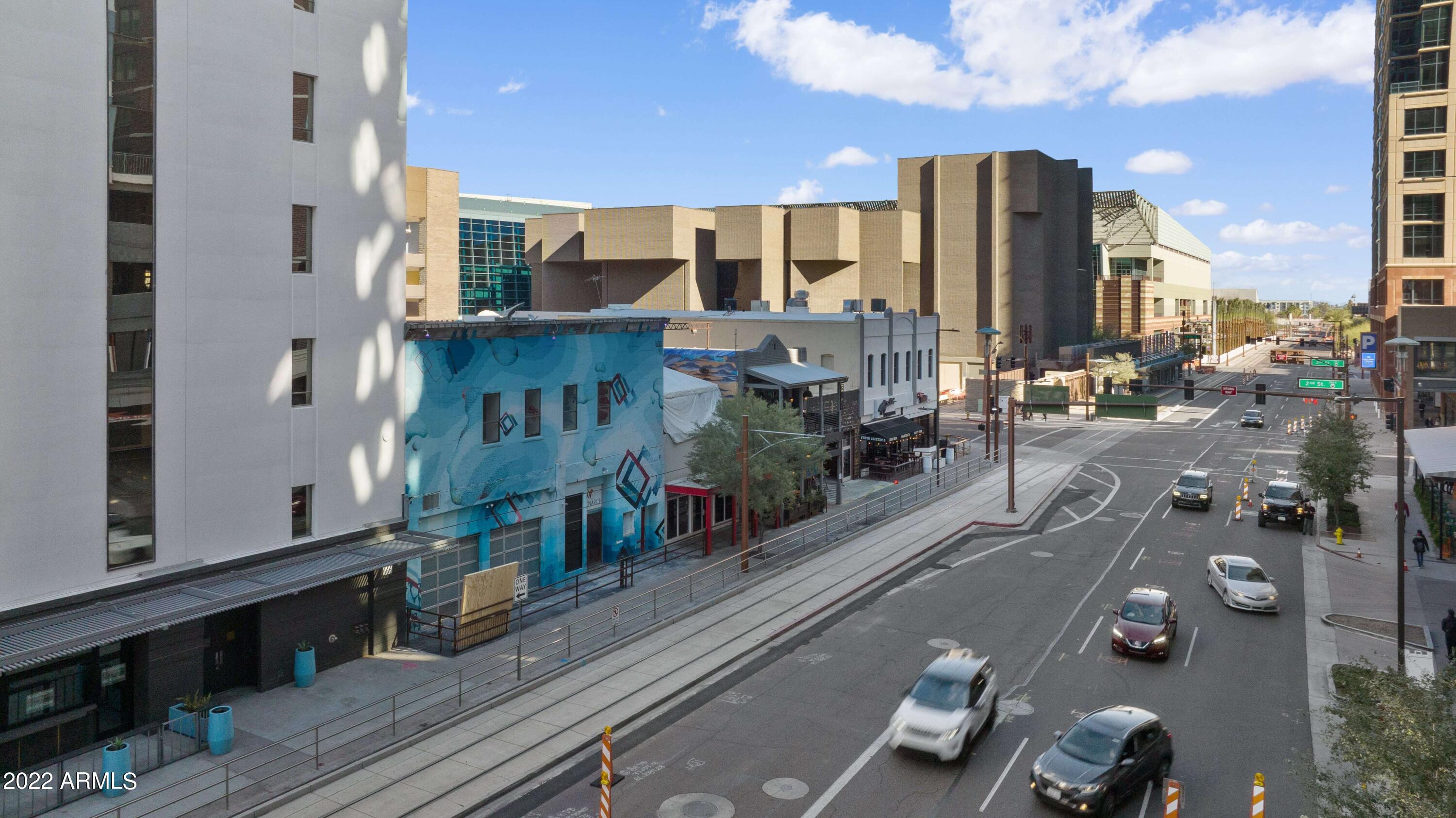 130-132 E WASHINGTON Street