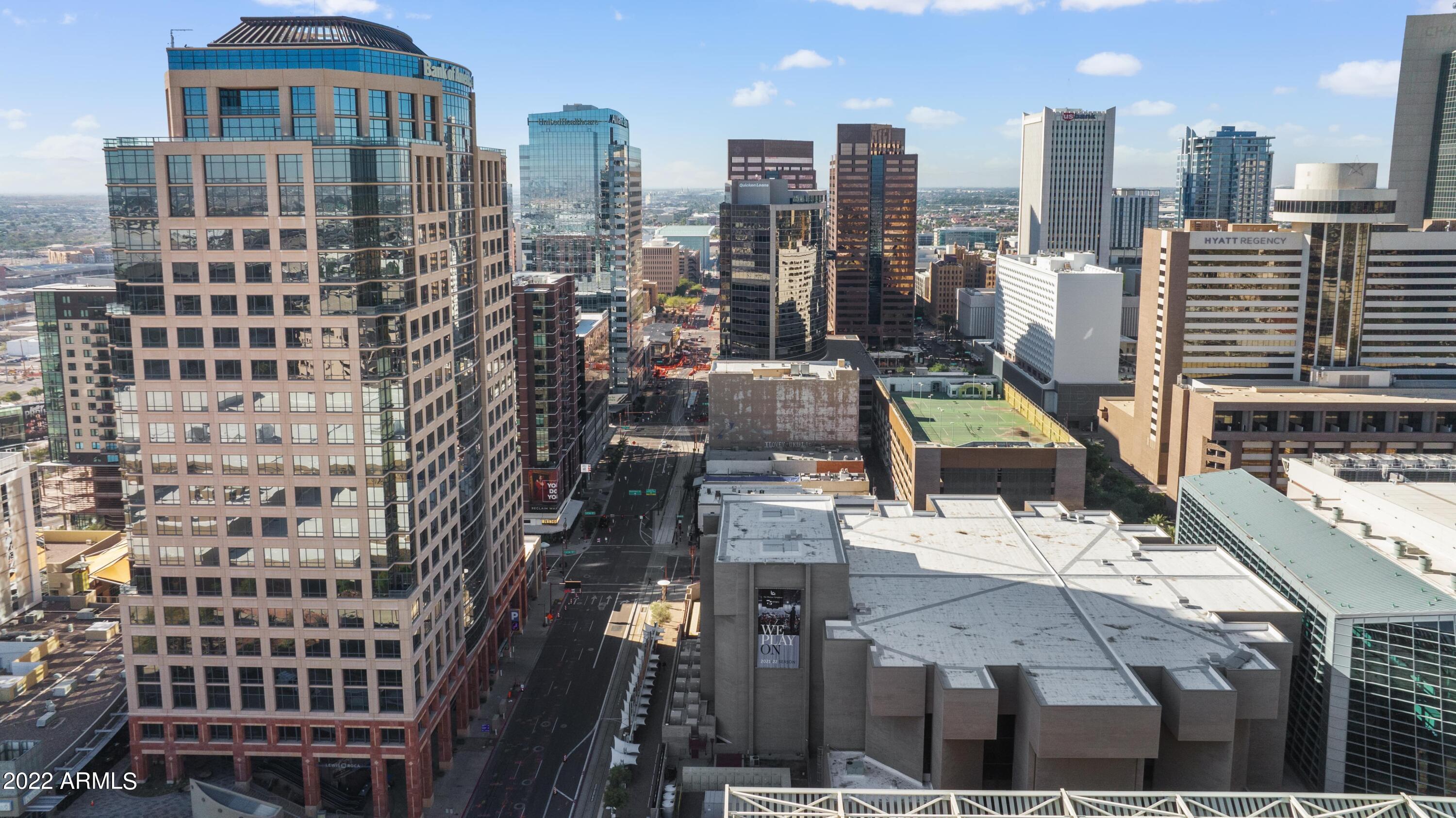 130-132 E WASHINGTON Street